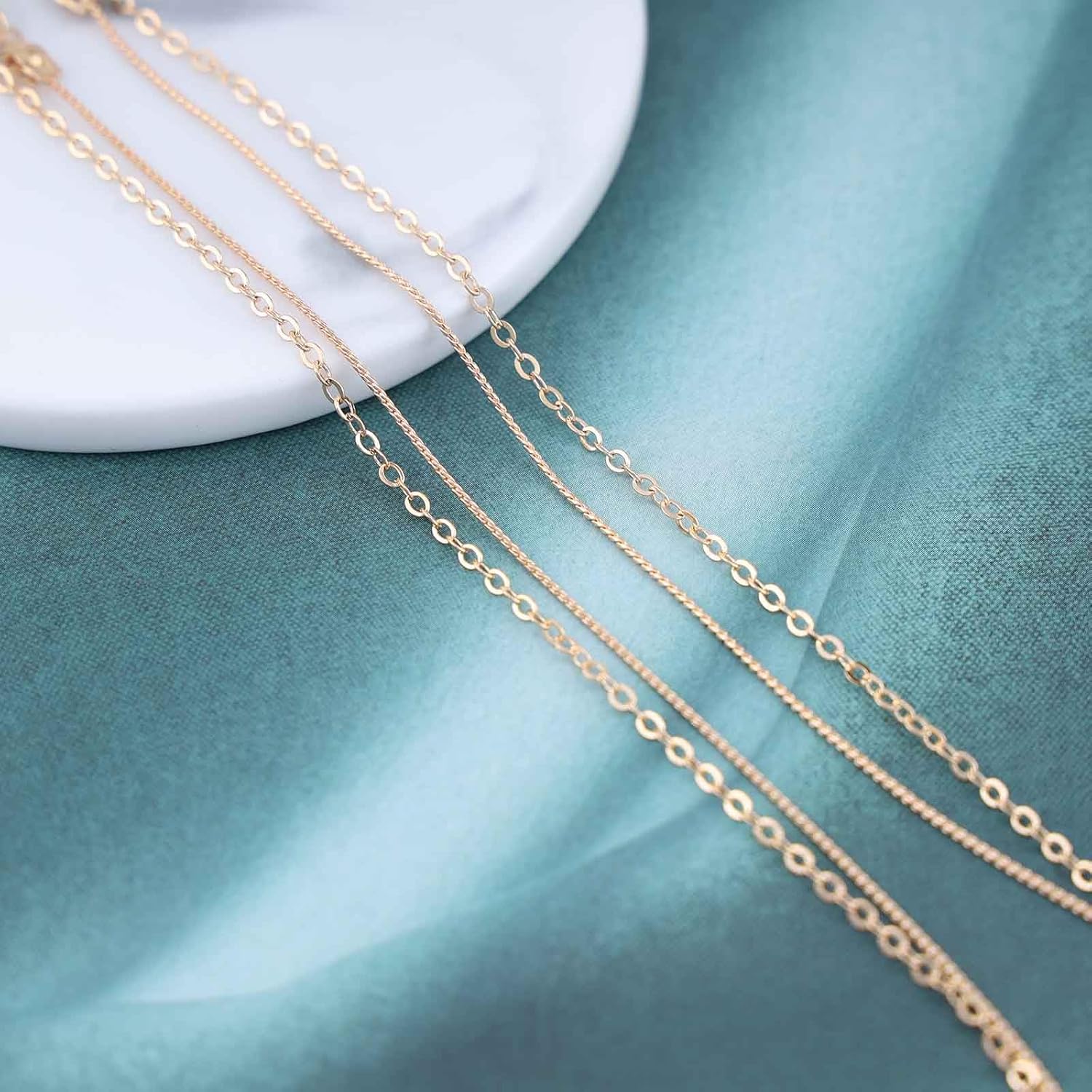 Andelaisi Boho Layered Feather Necklace Vintage Love Heart Choker Necklace Gold Feather Pendant Necklace Adjustable Heart Chain Necklace Jewelry for Women - Image 5