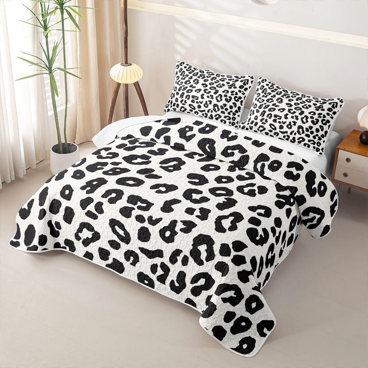 Manfei Modern Leopard Quilt Set Minimal Animal Quilted Coverlet Kids Boys Girls Intelligent Design Lightweight Soft Bedspread Coverlet with 2 Pillow Sham Queen Size Black White