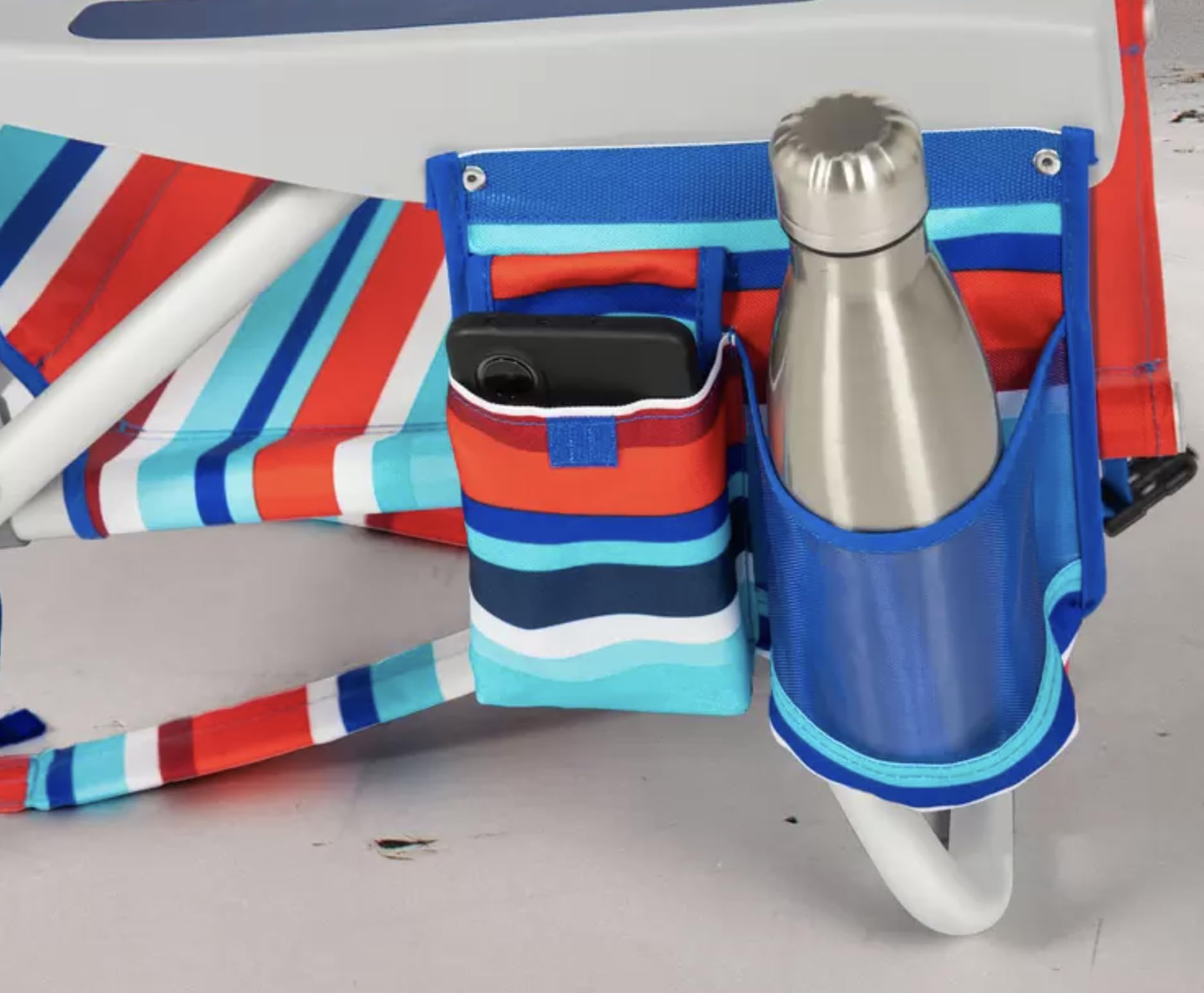 Tommy Bahama Sedia da Spiaggia Zaino Modello 2025 – Pieghevole, Regolabile e Leggera | 5 Posizioni | Design Tropicale | Struttura in Alluminio | Righe Rosse/Verde Acqua