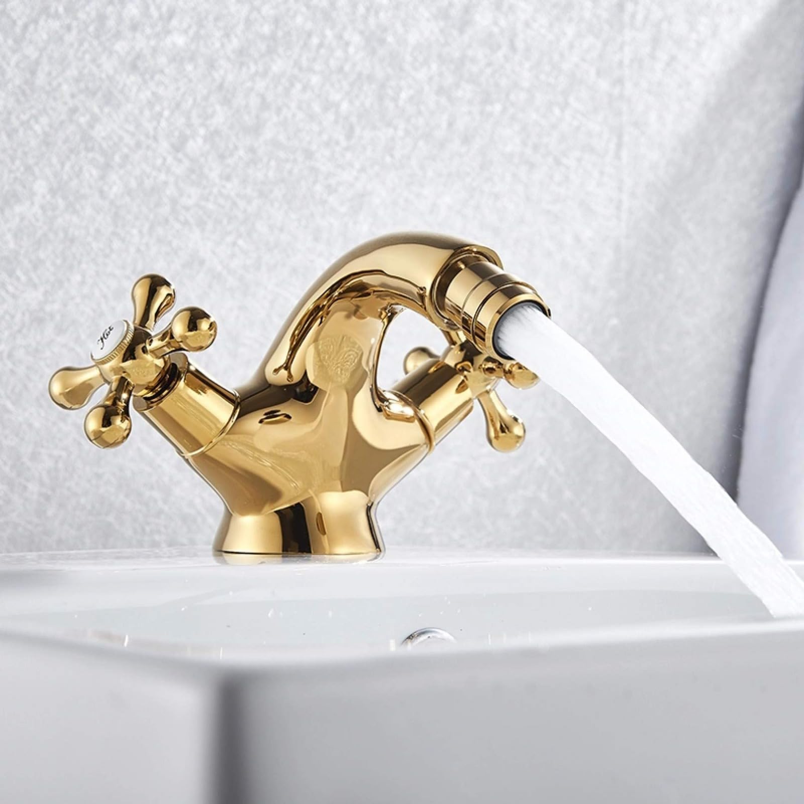 Gold Bidet Basin Faucet Dual Handles Water Bathroom Sink Brass Single Hole Deck Mounted Water Mixer Tap
