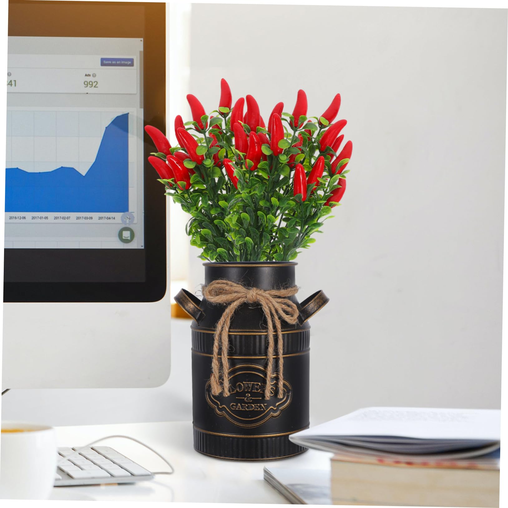 Bouquet di Peperoncini Artificiali Rossi, Rami Vegetali Finti Resistenti allo Sbiadimento, Decorazioni la Casa e Ufficio, Set da 10 Pezzi di Verdure Finte per Display