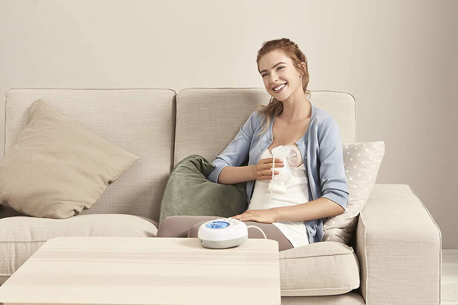 Chicco Naturally Me Elektrische Milchpumpe mit Stimulations- und Zugmodi, 10 Intensitätsstufen, ergonomische Form, mit geneigtem Sauger und luftdichtem Deckel, 150 ml