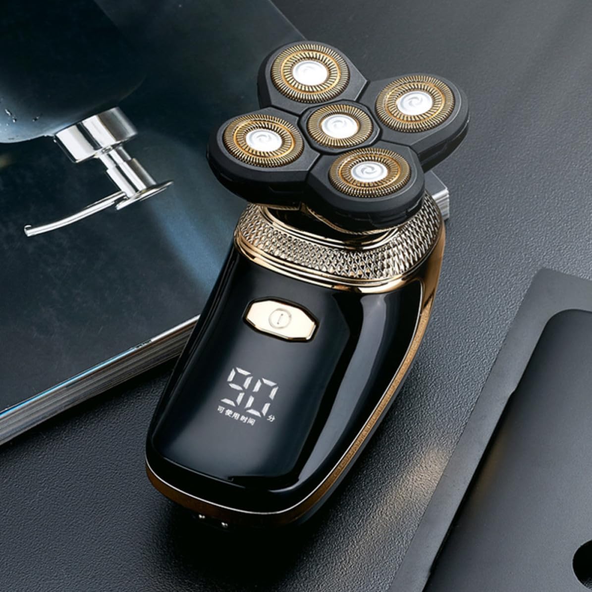 Rasoio Elettrico Uomo Five-in-one Ricaricabile USB Oro | Placcatura in Acciaio al Titanio, Rifinitura e Taglio, Design Compatto per Uso Quotidiano