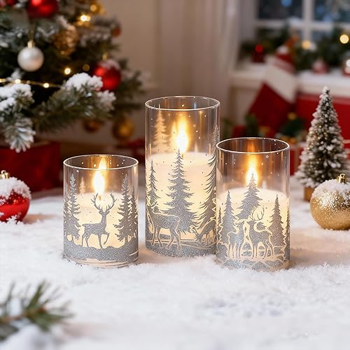 Miniatura 5 de Velas de Navidad sin llama con calcomanías de reno plateado, paquete de 3 velas LED de vidrio a pilas con temporizador remoto, velas de pilar con
