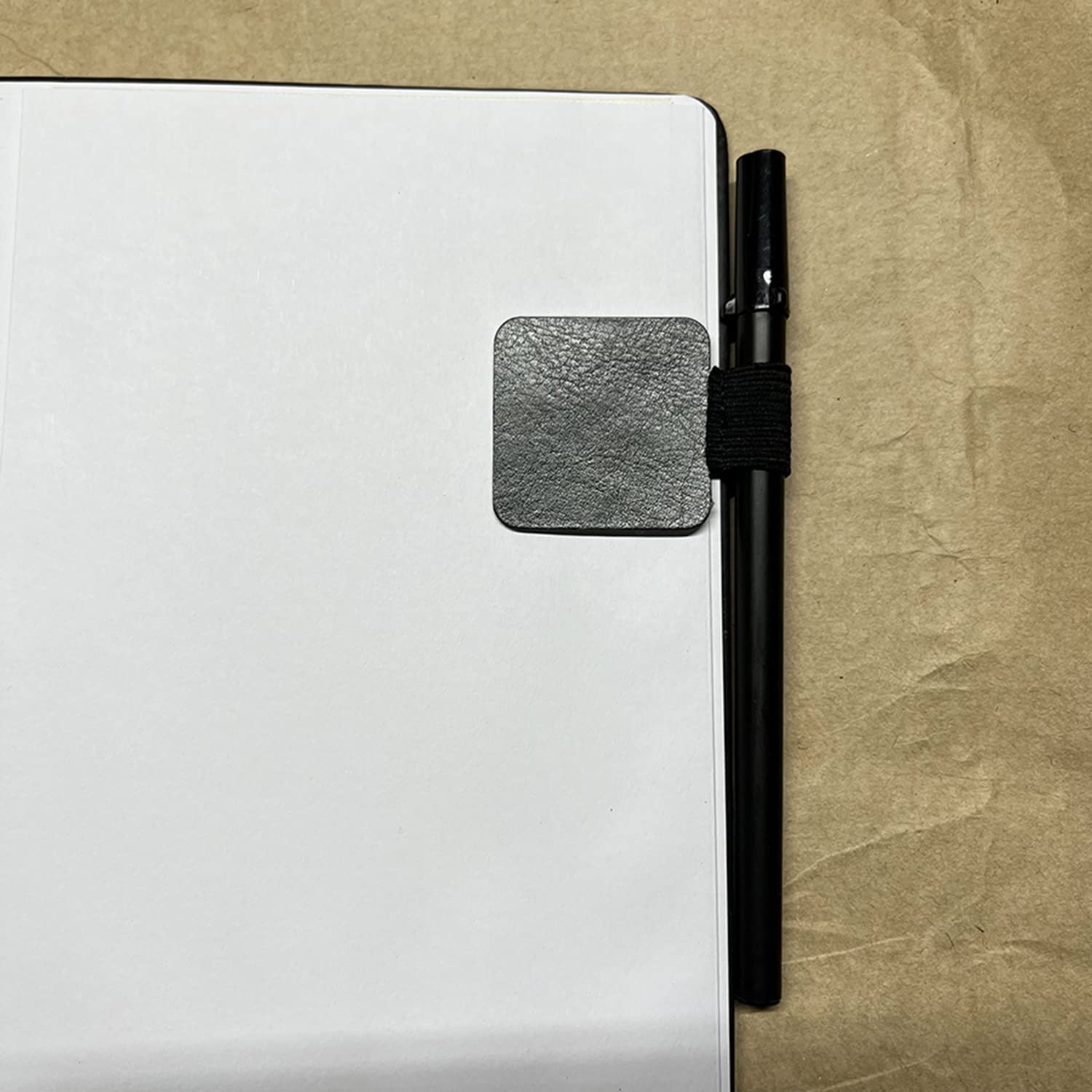 Tagebuch mit Punktraster, A5, Hardcover, veganes Leder, dickes, hellweißes Papier, 160 Seiten, 160 g/m², gepunktetes Tagebuch, Notizbuch, Mond (schwarz)