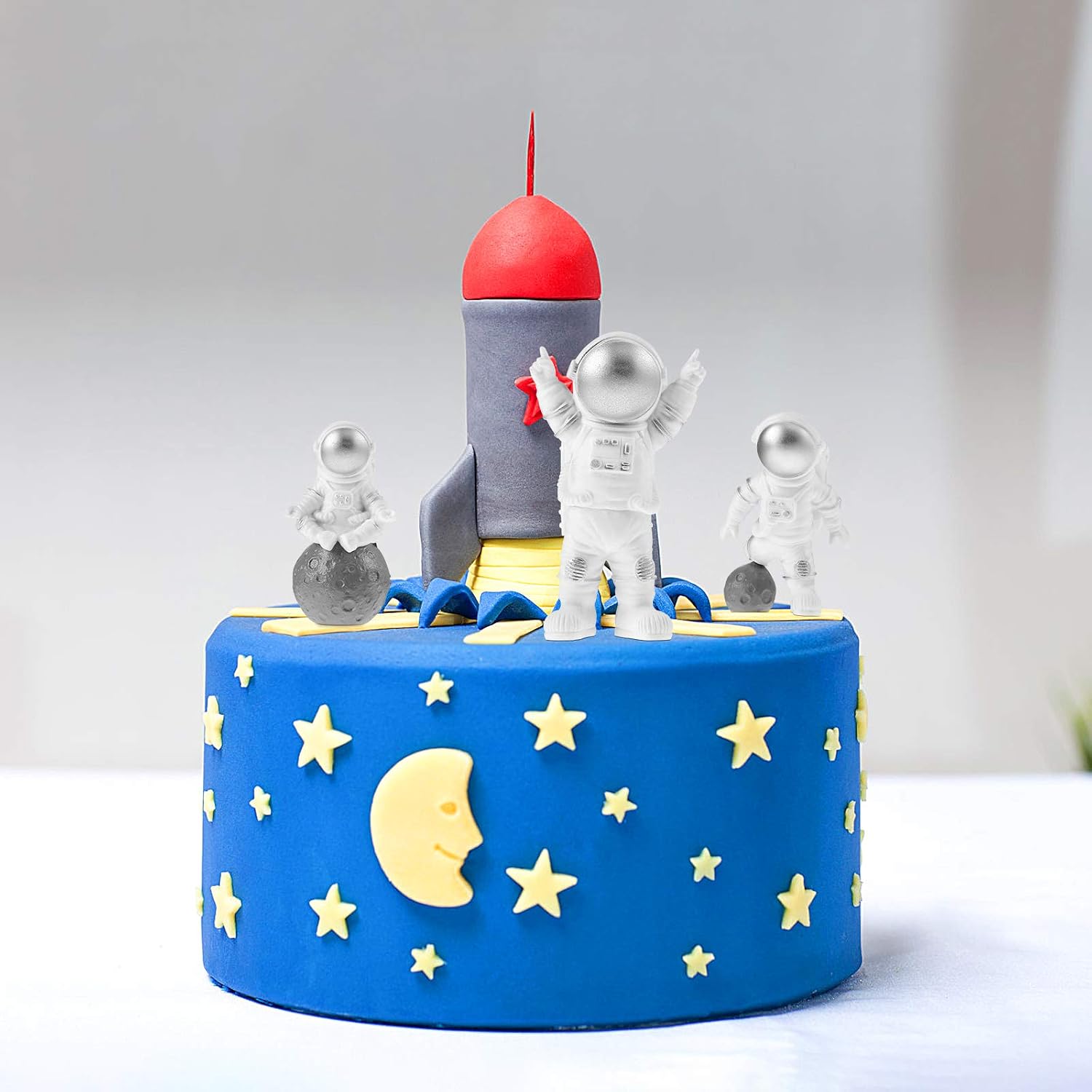 ABOOFAN 3pcs Astronaut Figurines Cake Topper Outer Space Action Figure Statue PVC Spaceman Model Decorative Party Display Miniature Astronaut Toys