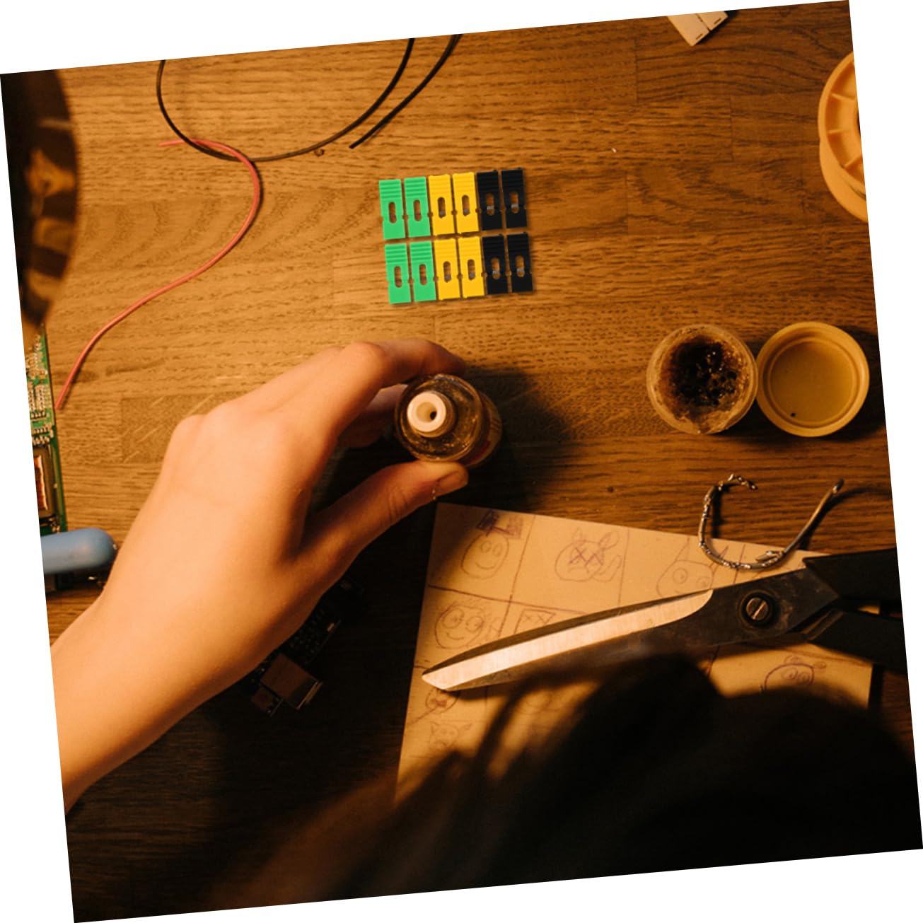 GLEAVI 30pcs Capuchons de Shunt de Court-Circuit en Plastique, Conception Ouverte et Fermée, Connexions Rapides et Déconnexions Faciles Réparation de Cartes Électroniques et Projets DIY