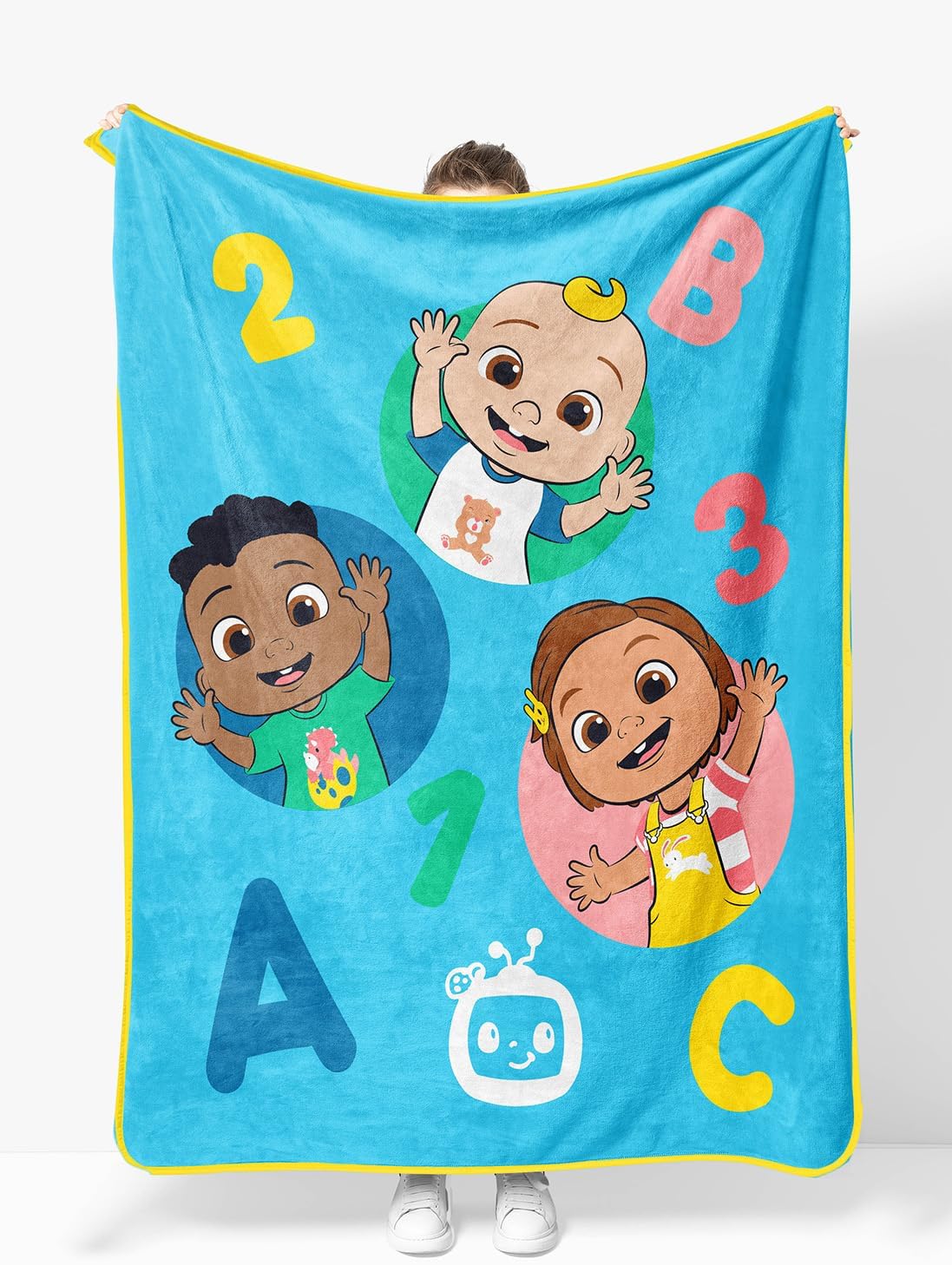 CoComelon Plush Throw Blanket - Measures 46 x 60 Inches - Super Soft & Cozy Fleece Kids Bedding