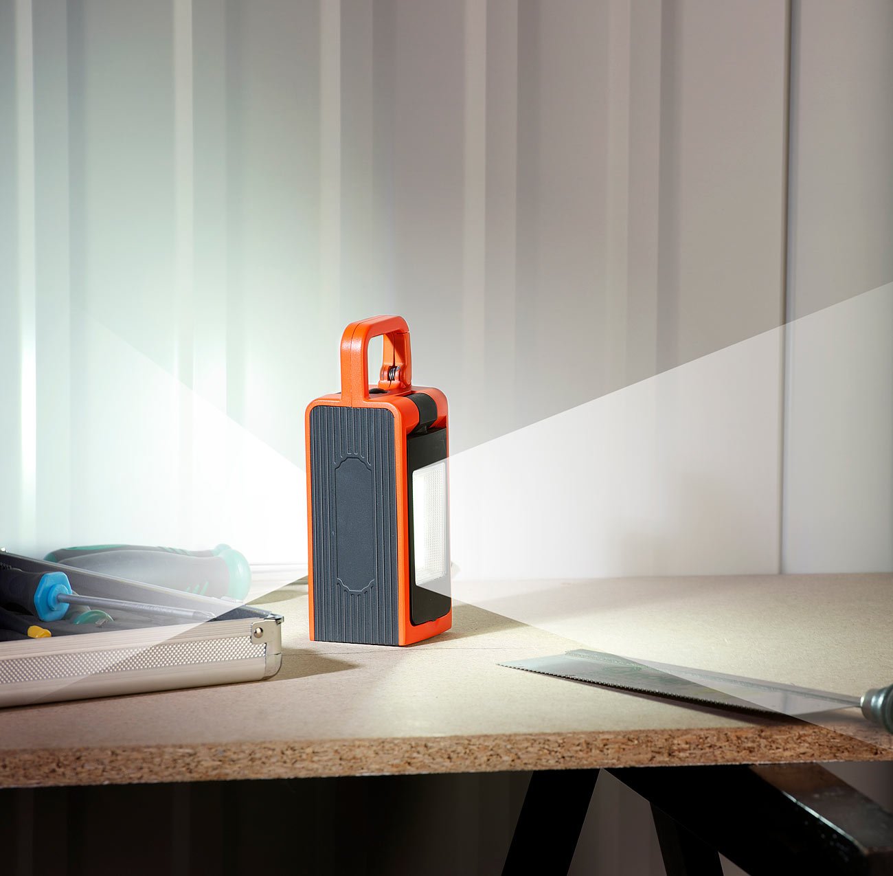 Lunartec lampada da lavoro a batteria: Lampada da lavoro AL-525, COB