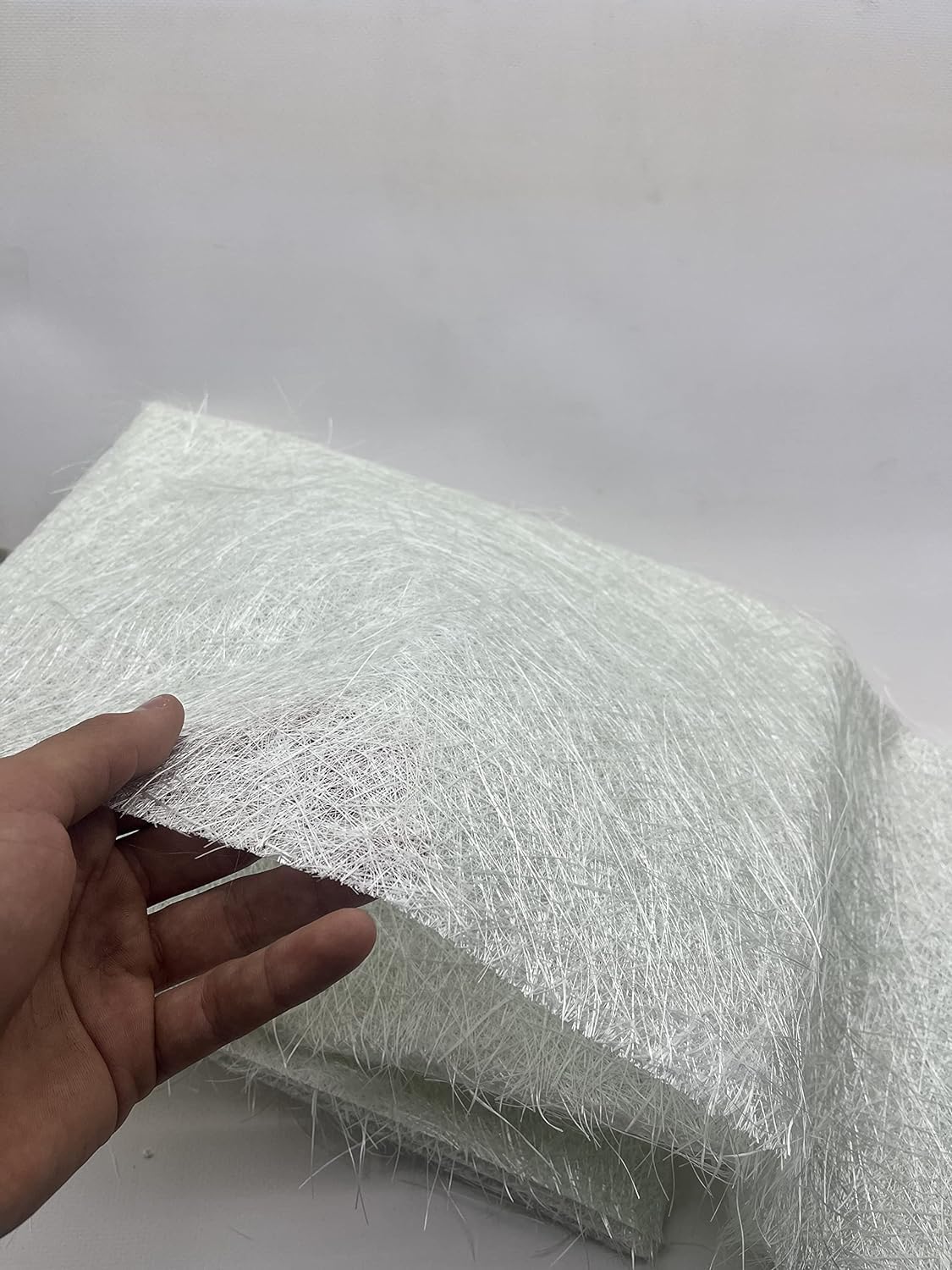 Suinga Kit résine de polyester 2 kg pour réparations + couverture fibre de verre 2m2 Mat-300 + catalyseur au peroxyde. Utile pour réparations de voitures, piscines, réservoirs, nautiques et