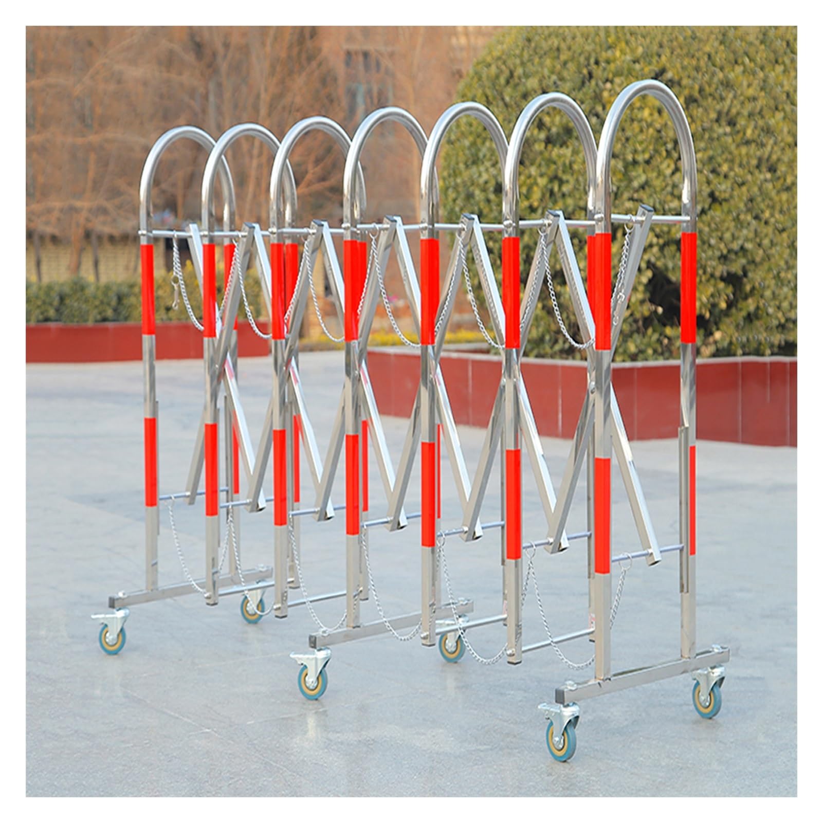 Expandable Mobile Barrier Extendable Traffic Barricade/Mobile Portable Safety Parking Barrier Gate/Driveway Fence With Wheels/Garage School Malls Retractable Crowd Control,Silver-4.9X13.1Ft(1.5X4M)