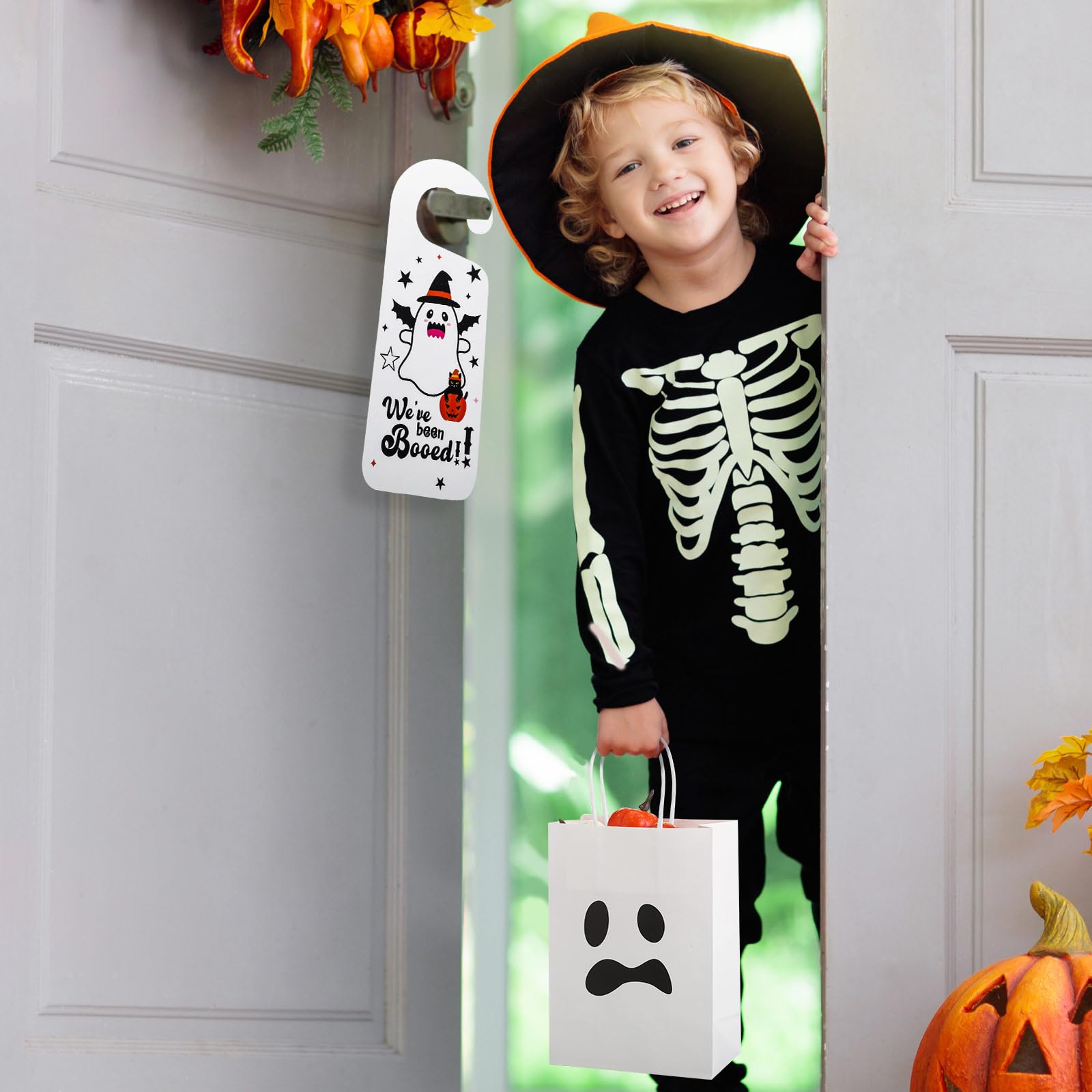 Resholder Set di 24 sacchetti regalo di carta con fantasma di Halloween con 24 sacchetti regalo Boo, 24 cartoncini, 24 ganci per maniglie, 24 buste per vicini e amici (classici)