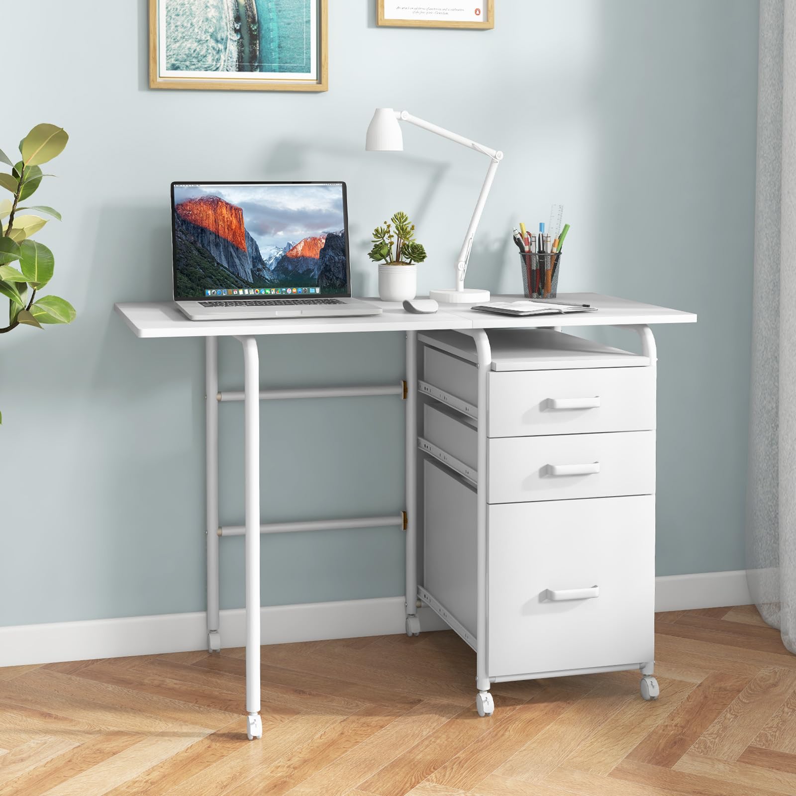 GIANTEX Escritorio de Ordenador Plegable con 3 Cajones de Almacenamiento, Mesa de Marco Metálico con Ruedas con Cerradura 360°, Mesa Auxiliar para Salón, Dormitorio (Blanco)