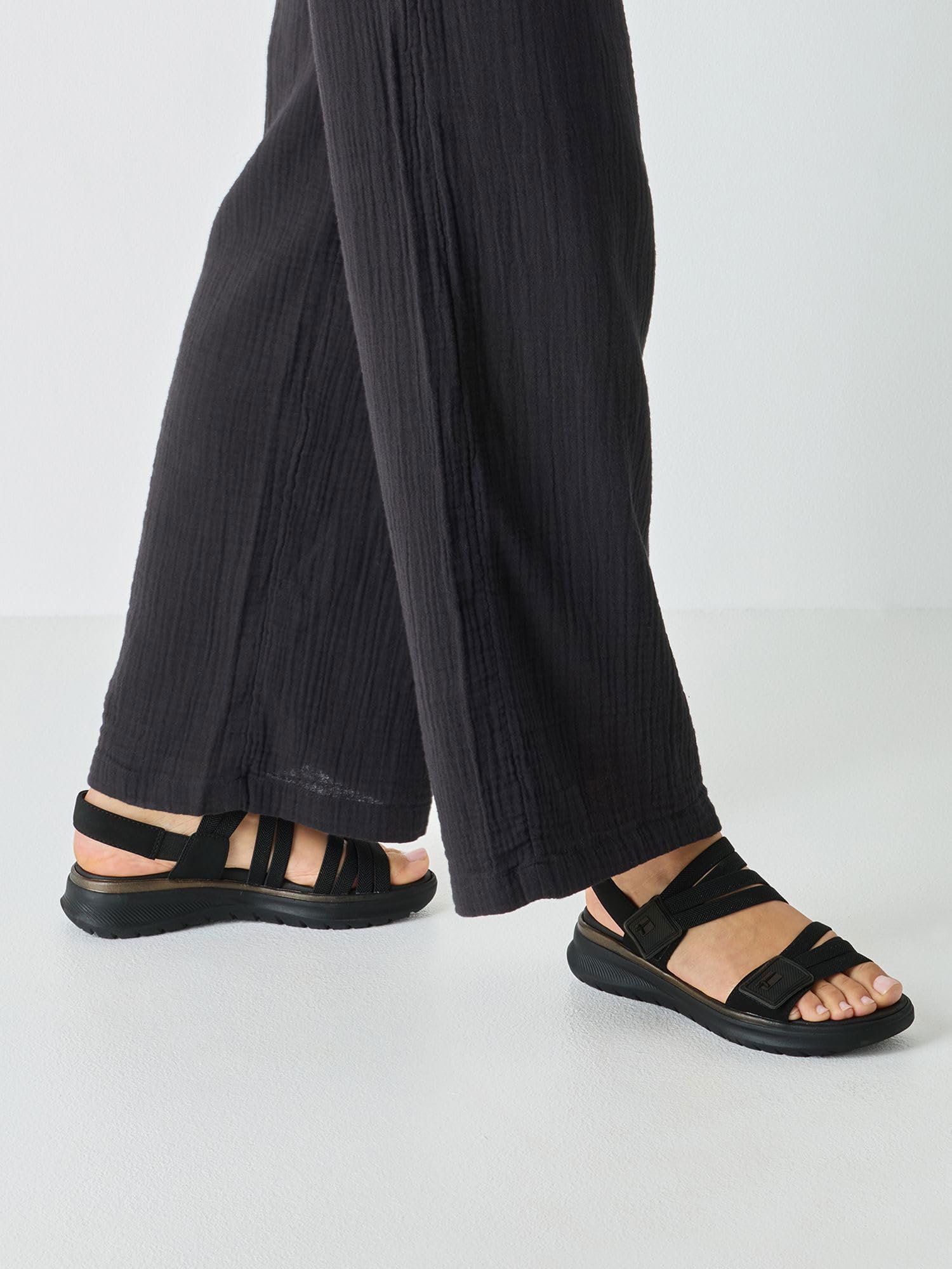 Tamaris Kobiety Tamaris Comfort Damen Sandal Flat MultiadjustableSandał płaski
