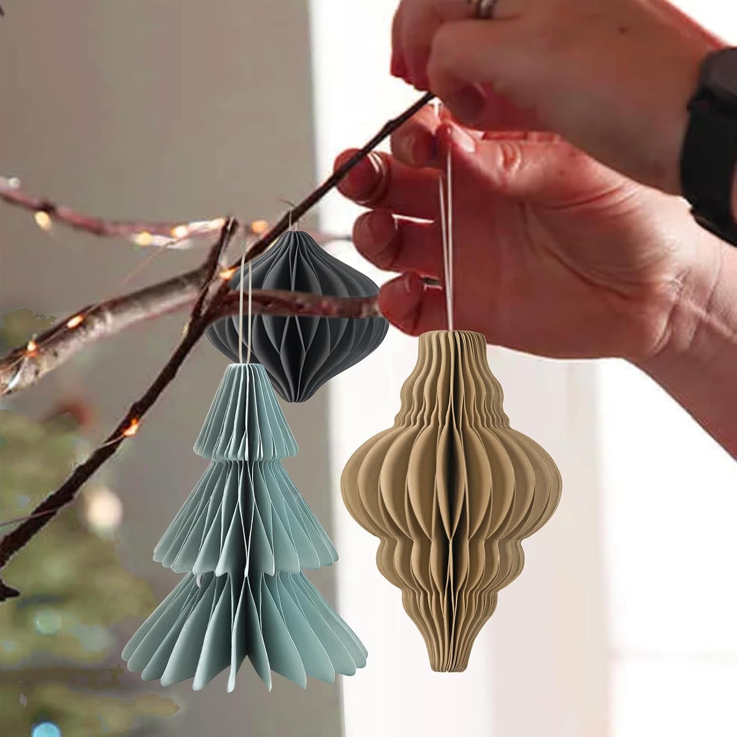8 PCS Christmas Honeycomb Ornaments, Boho Paper Honeycomb Hanging Decorations for Christmas Tree, Vintage Ornaments for Xmas & New Year Decor