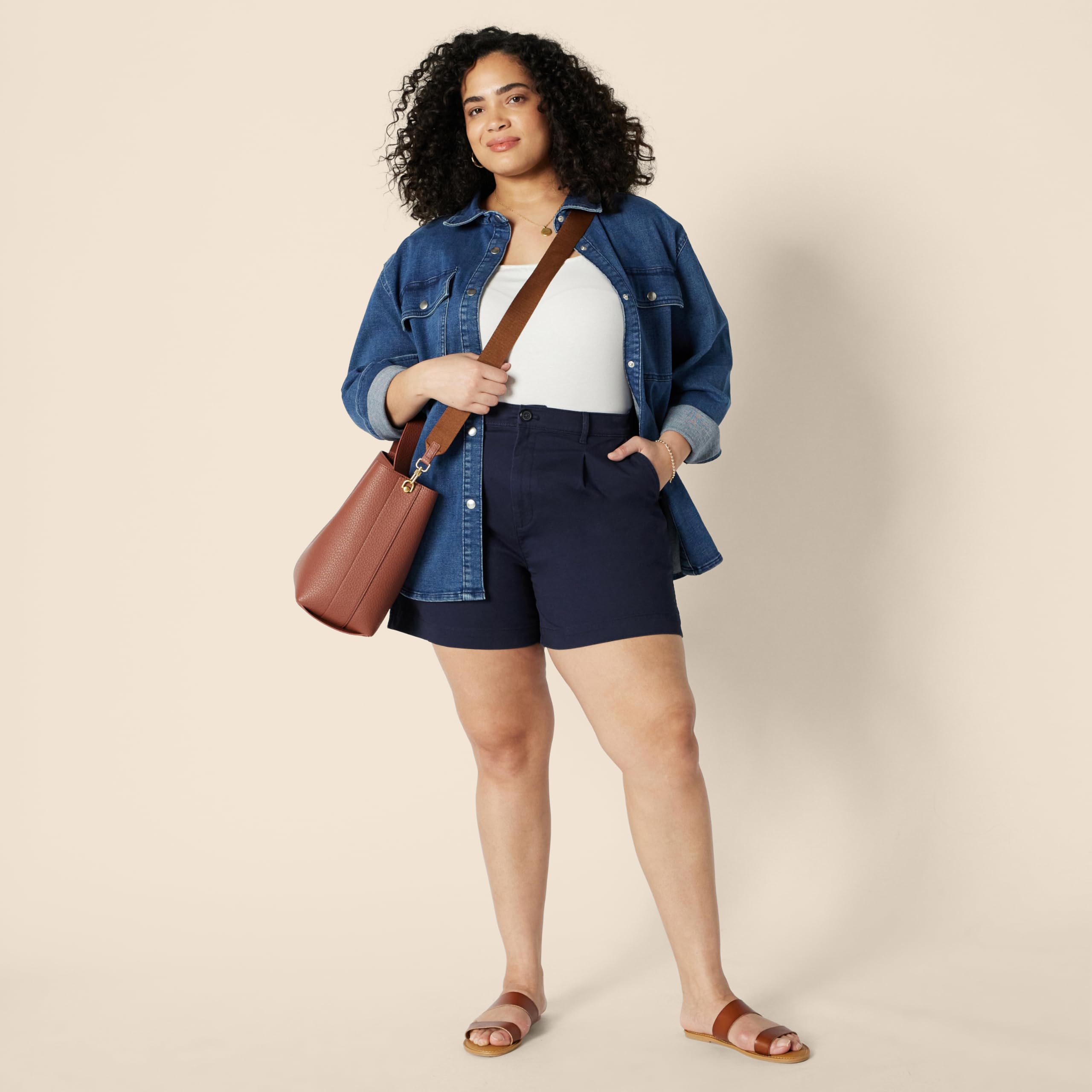 Amazon Essentials Pantalones Cortos de Tiro Alto, Corte Holgado, Cintura Entallada y Parte Trasera Elástica Mujer