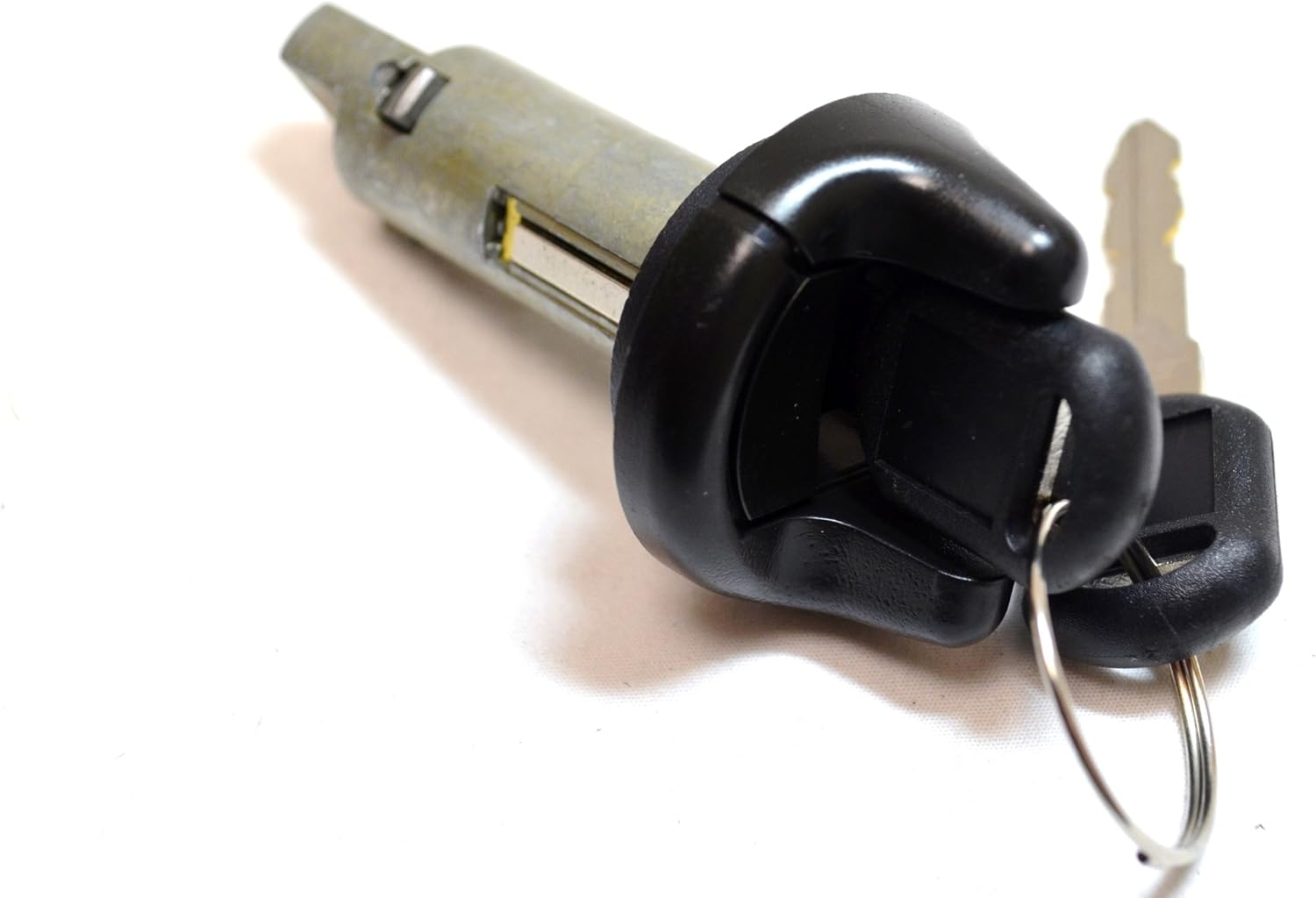 PT Auto Warehouse ILC-214L - Ignition Lock Cylinder with Keys (Replaces 12369498, 26047294, 26050279, 26049498, 8-26049-533-0, 8-26050-279-0, 8260495330, 8260502790)