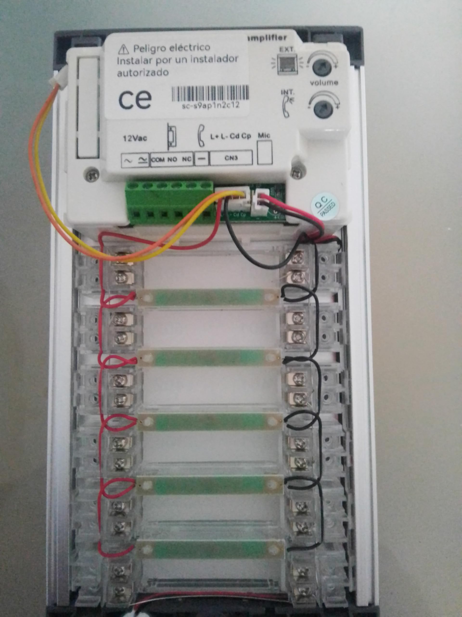 Portero Automático con Sistema de analogico 4+n, para comunidades Completo :Placa Calle,telefonillos Caja de empotrar y Fuente de alimentacion. gran calidad de fabricacion (4D viviendas)