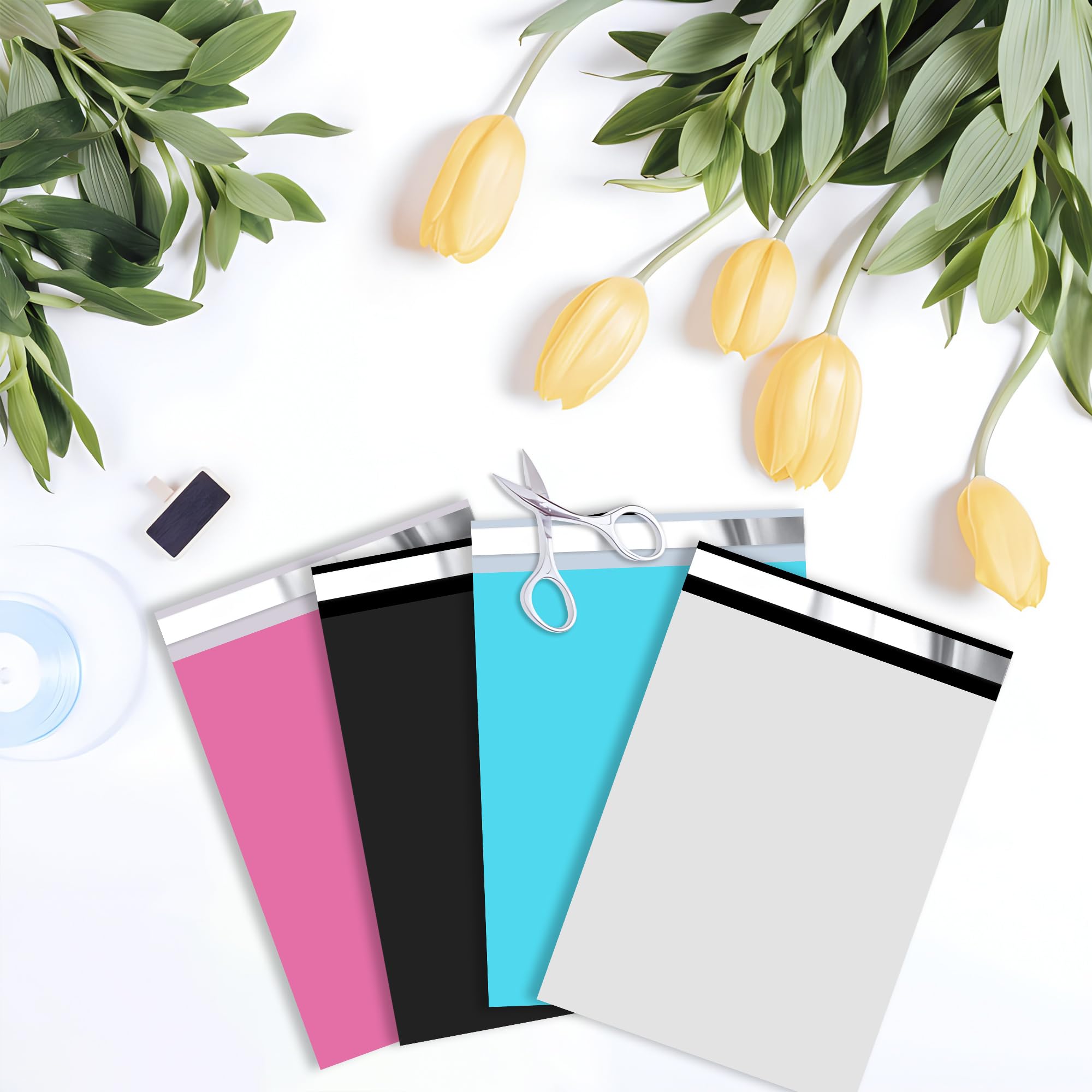 Lot de 100 enveloppes postales en polyéthylène avec 2,4 mm d'épaisseur, imperméables et résistantes aux déchirures, pour vêtements, inviolables et autocollantes, 25,4 x 33 cm, couleurs