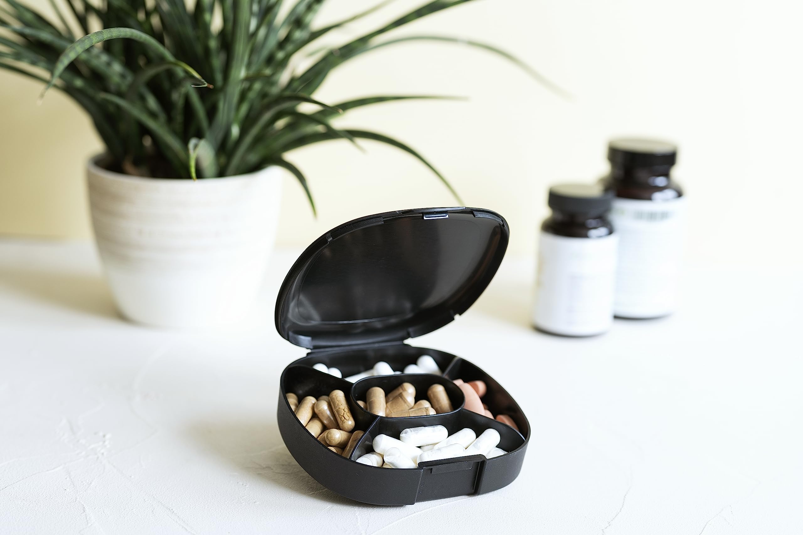 Pudełko na kapsułki – 11 x 10 x 3 cm – pudełko na tabletki do przechowywania 5 dni/przegródki – pudełko na tabletki – bez BPA – Nutri + Supplement Box