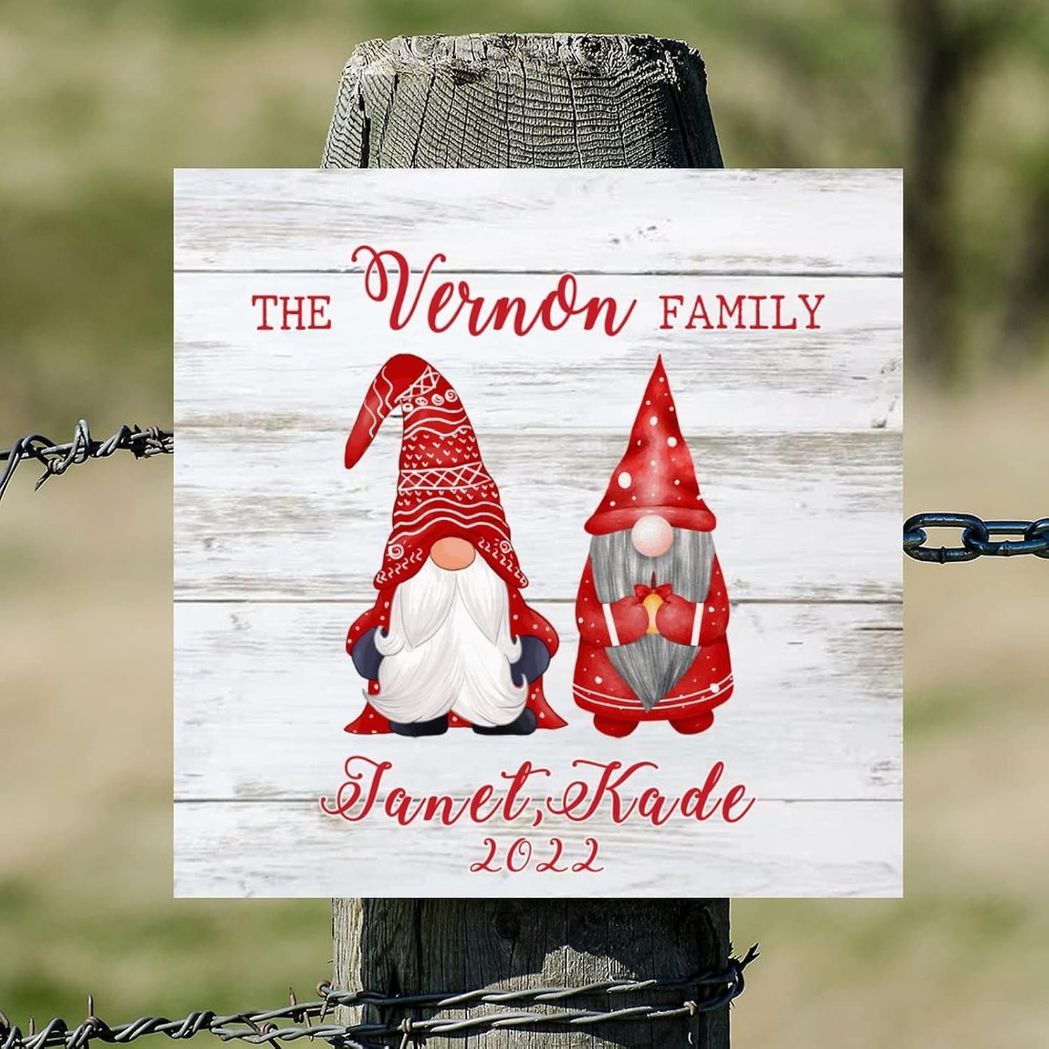Christmas The Gnome Family Wood Sign Farmhouse Custom Your Family Member Name Wood Wall Art Hello Winter Wall Art Hanging Farmhouse Decoration Plaque For Home Laundry Room Kitchen Bedroom 16x16in