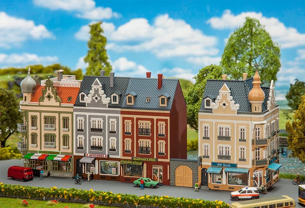 FALLER Beethovenstraße - Maqueta con 1084 Piezas (298 x 75 x 123 mm)