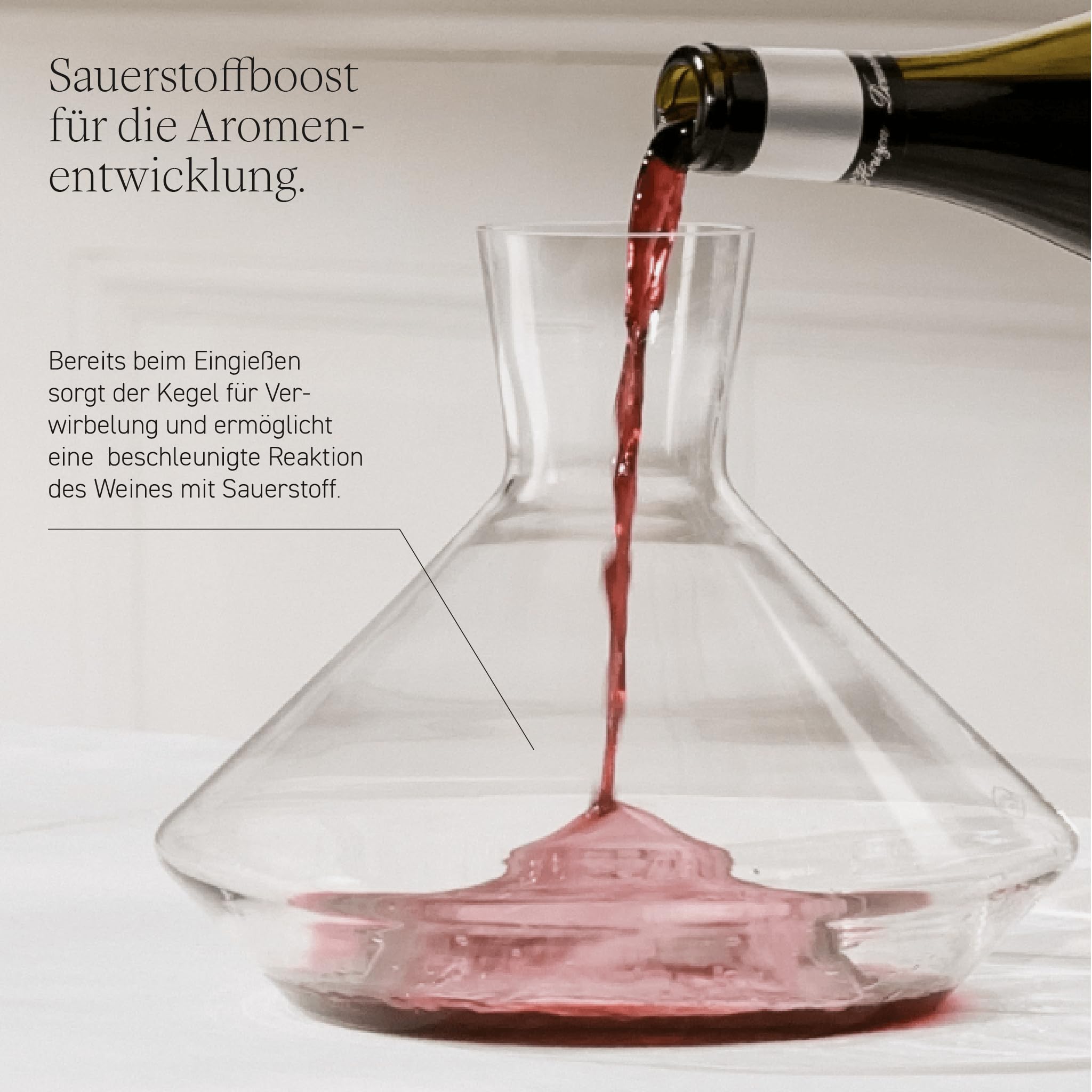 Josephinenhütte® JOSEPHINE Decanter Brilliant [FUNKTIONAL & ELEGANT] - handgefertigt & mundgeblasen - für 0,75l Weinflaschen - perfektionierte Form für optimale Belüftung