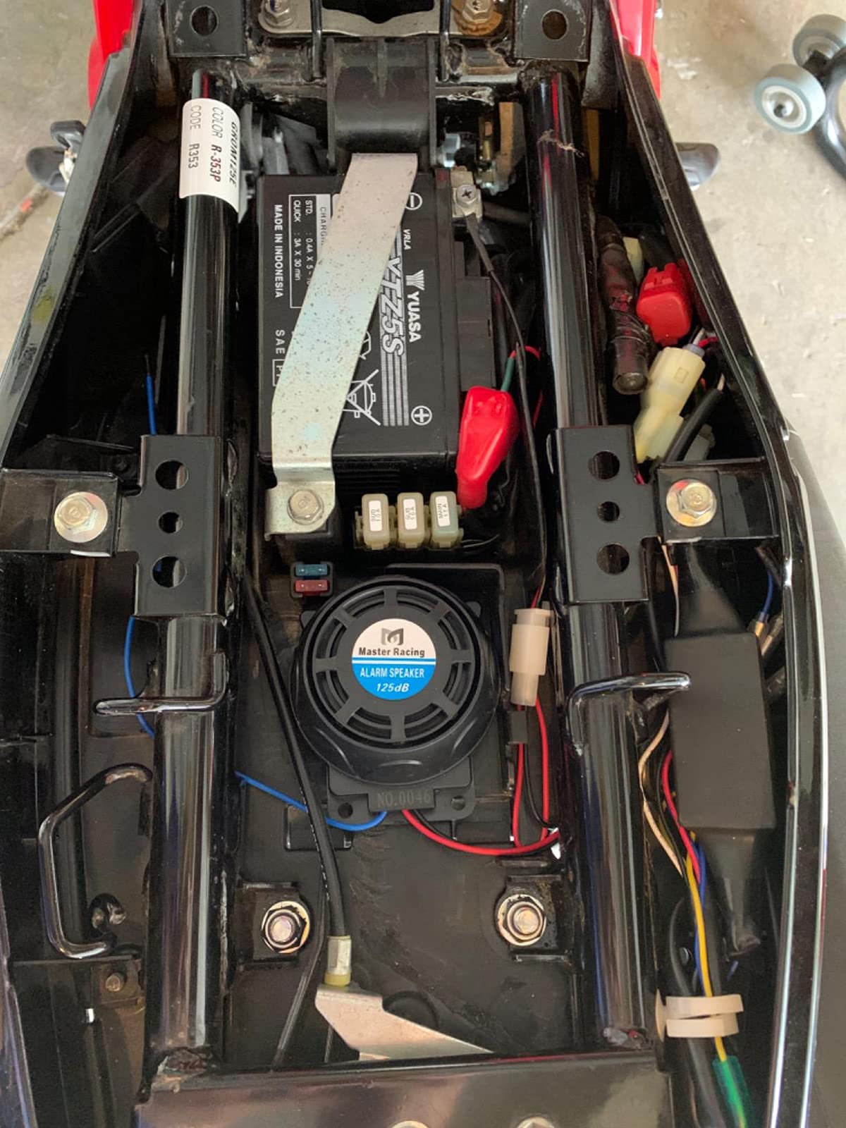 Rupse Motorrad Alarmanlage, Alarm mit 2 Fernbedienung Wasserdicht Diebstahlsicherung Einstellbare Empfindlichkeit für alle Roller Moped oder Quad mit 12 Volt (2)