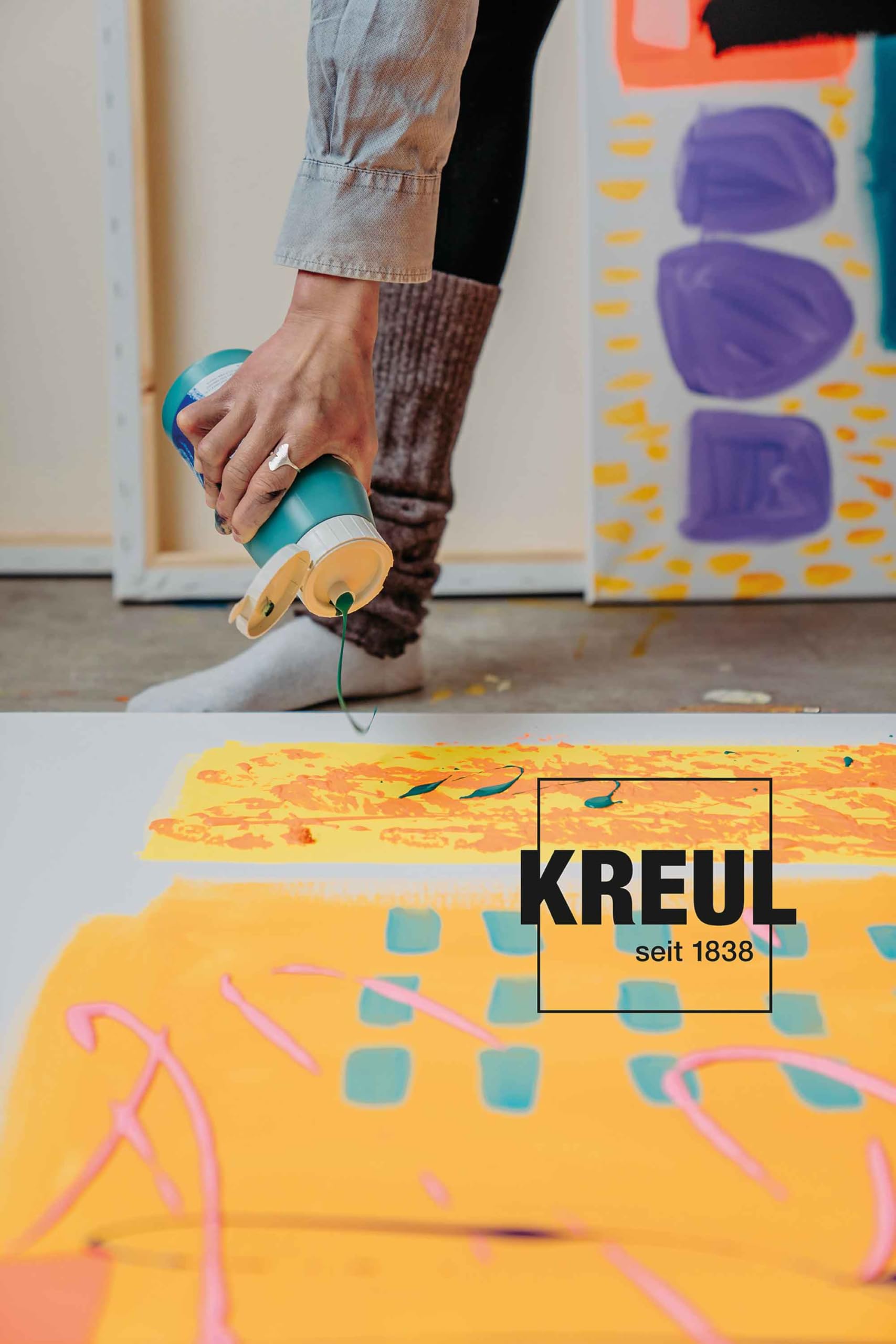 KREUL 17800 - Triton Acrylic Liquid im Powerpack, Set mit 8 x 750 ml Farbe, Hochwertige Künstler-Acrylfarben in Studienqualität mit leicht fließendem Charakter, in praktischer Tragebox