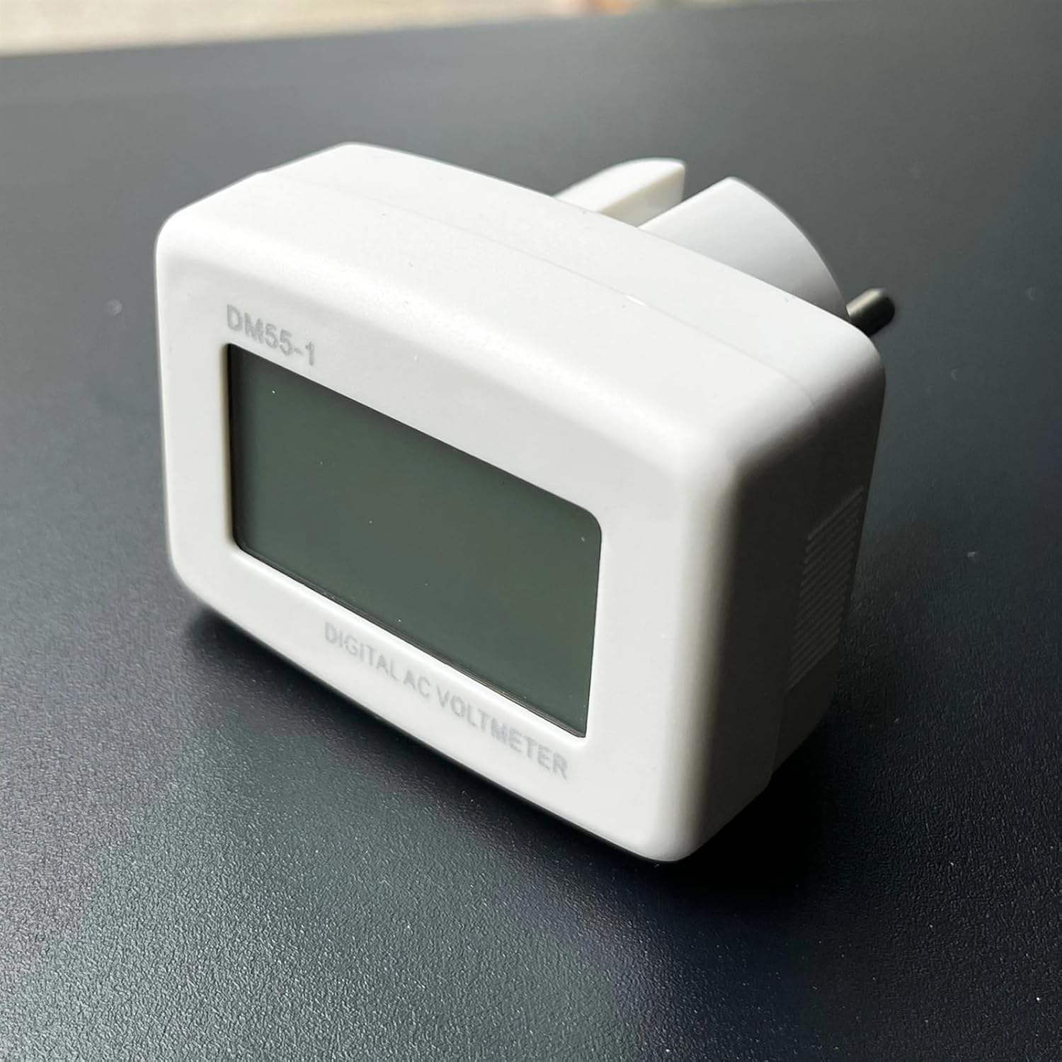 Digital in Voltage Meter Voltage Tester Wall Flat Voltage Measuring Digital AC 110-220V Voltmeter(U Plug 220V)