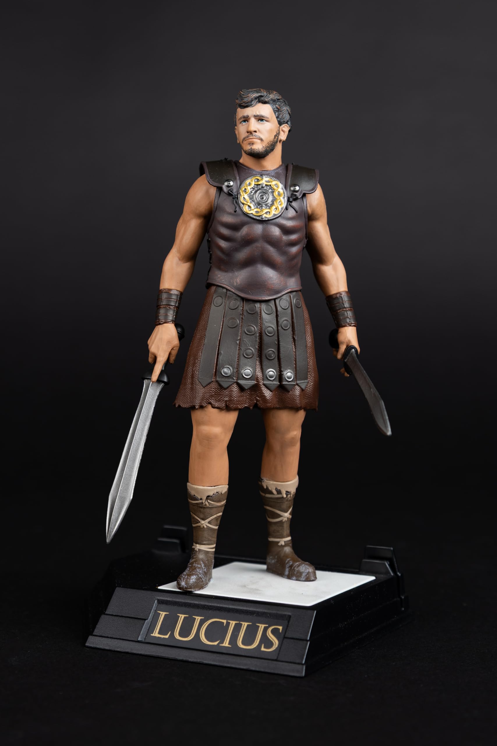 McFarlane Lucius (Gladiador II) Figura de Juguete Posada de 6 Pulgadas