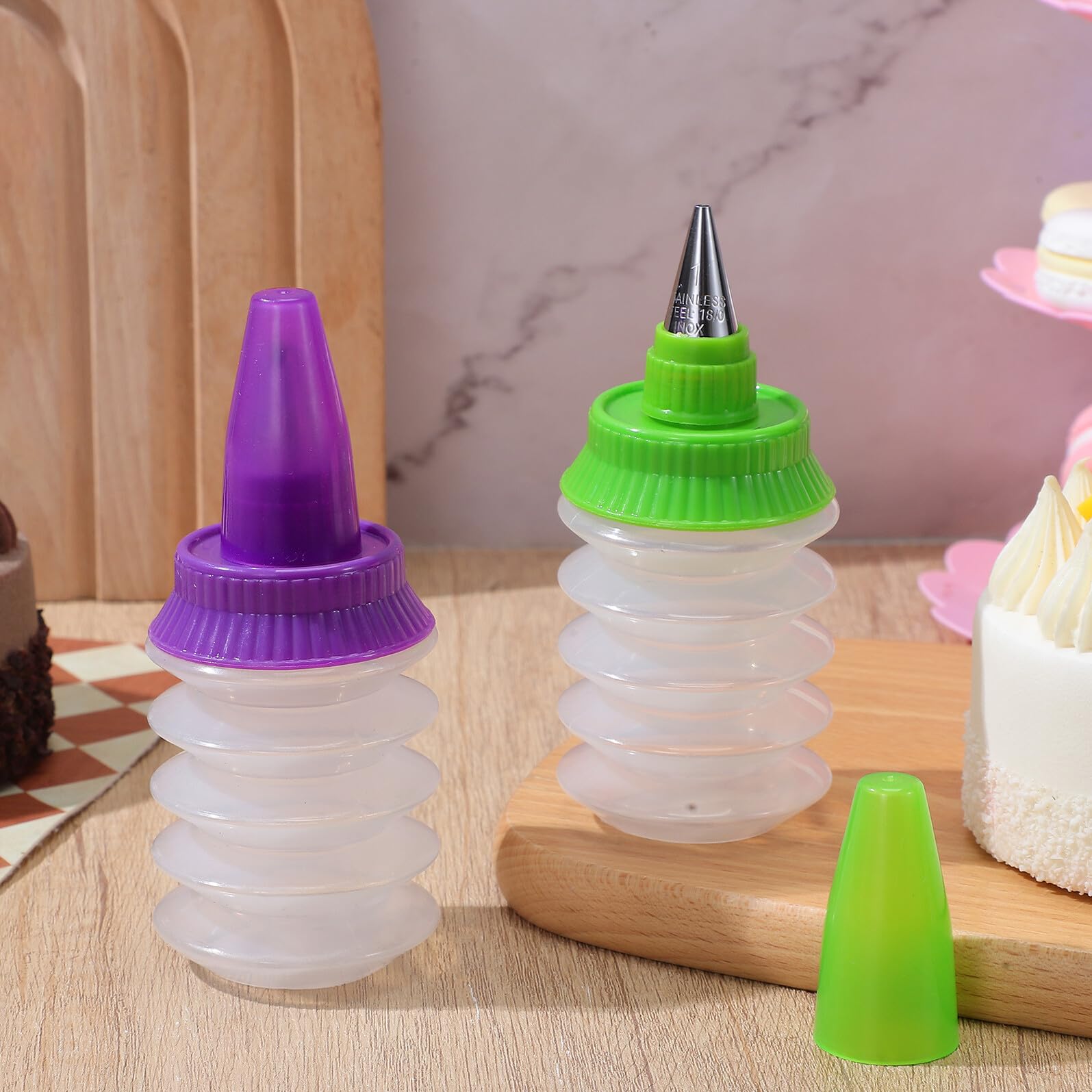 TOYANDONA Lot de 2 Bouteilles Souples pour Glaçage en Plastique, Accessoires de Pâtisserie Multifonctions, Flacons de Décoration pour Biscuits et Gâteaux, Ustensiles pour Couleur Aléatoire