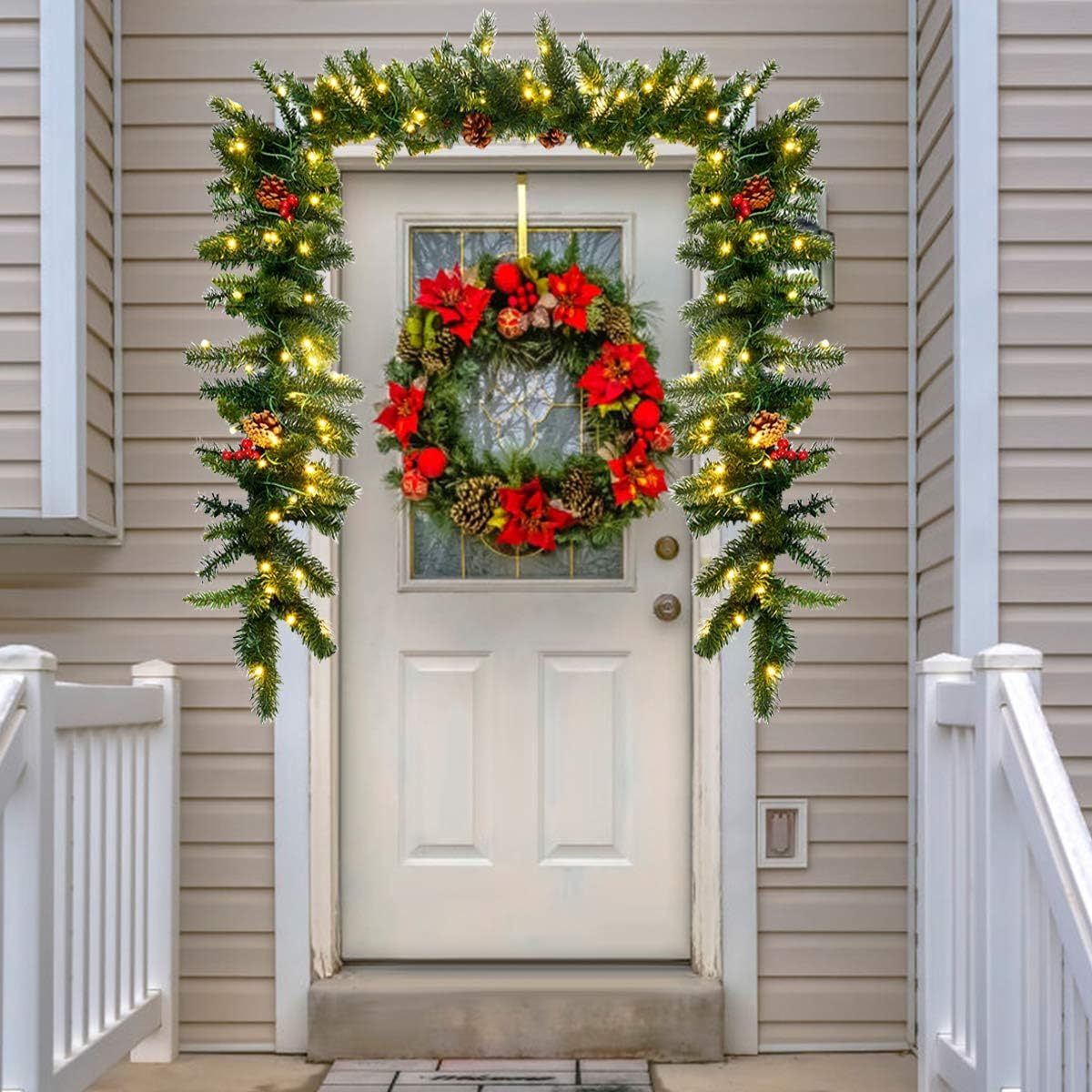 GYMAX Guirnalda de Navidad Decorativa de 270 cm con Función de Temporizador e Iluminación de 100 LED, Guirnalda de Abeto Artificial con Bayas Rojas y Piñas, para Puerta, Ventana, Chimenea, Escaleras