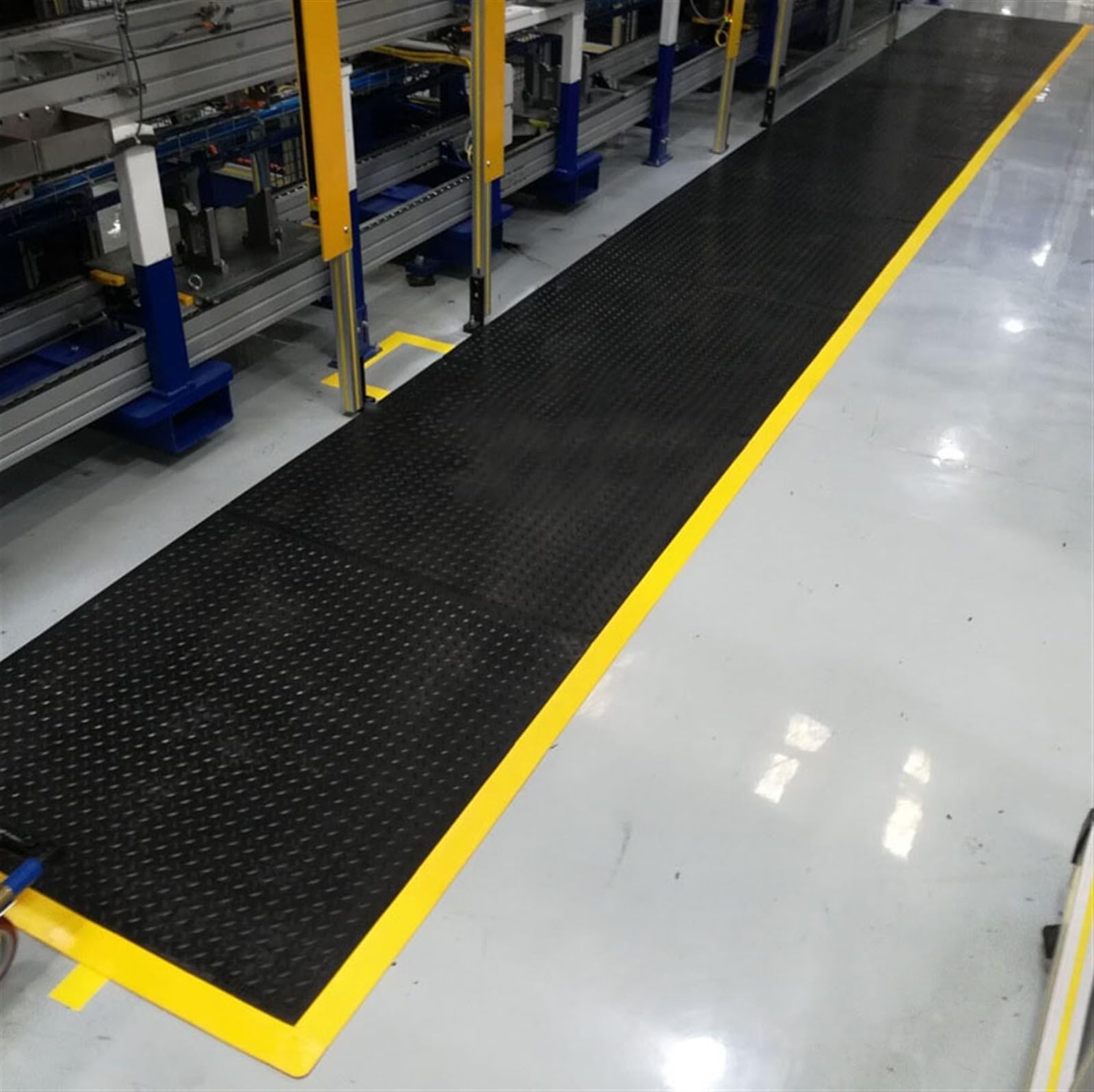 Mata przeciwzmęczeniowa o szerokości 30 cm do stojących stacji roboczych – ergonomiczna mata robocza zapewniająca komfort stania i chodzenia*. Czarna 1–30 x 50 cm