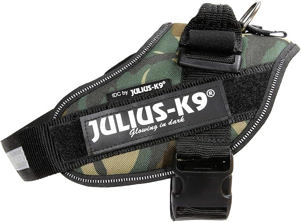 The Julius-K9 IDC Powerharness in Camouflage offers robust control and durability for active dogs.
