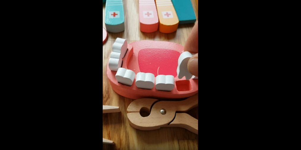 Amazon.com: WOODMAM Wooden Dentist Kit for Kids, 41 Pieces Toy