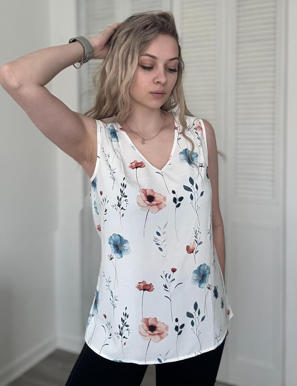 Zeagoo Womens Tank Tops Pleated V Neck Business Casual Sleeveless Shirts Trendy Dressy Textured Summer Work Blouse - Image 4