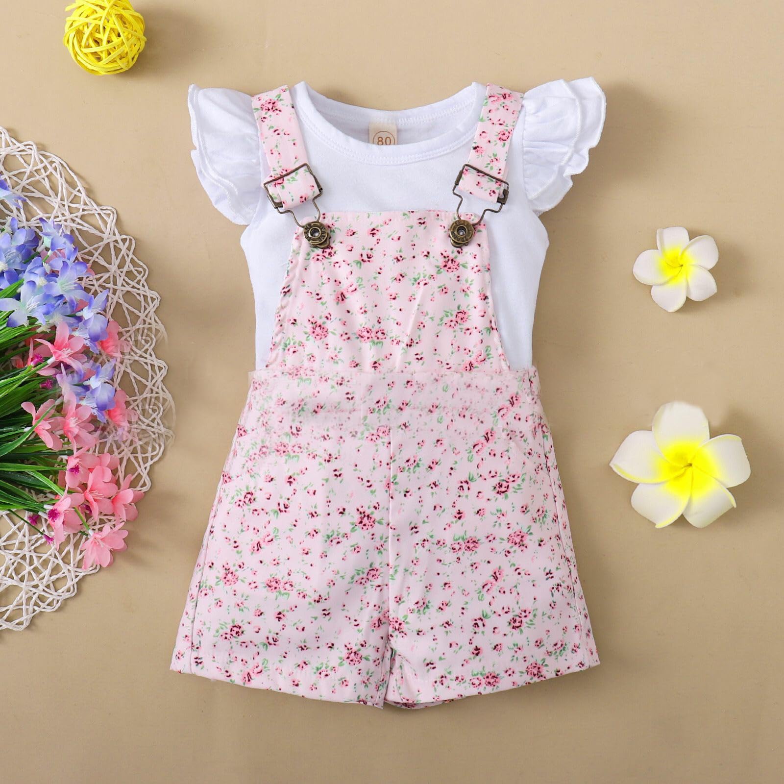 Ensemble pour Bébé Fille Haut à Manches Courtes et col Rond Couleur Unie Short à Bretelles Forme de Cœur