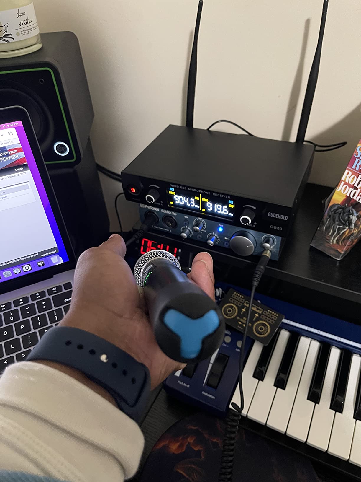 41/mo Finance GUDEHOLO 4Channel Wireless Microphone System, Quad