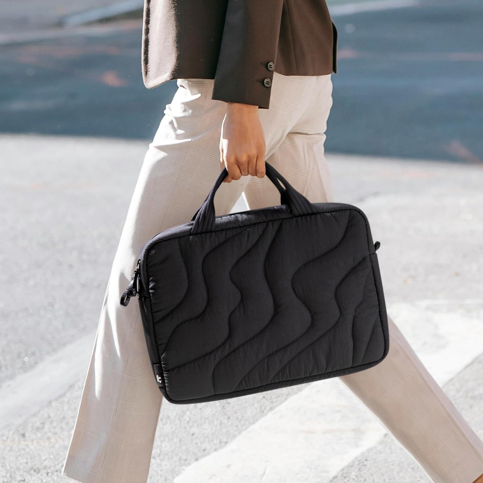 tomtoc Laptoptasche 16 Zoll, Puffy Laptop Tasche für Damen, Leichte Laptoptasche für 16 Zoll MacBook Pro M5 Pro/Max M4, Modische Laptophülle Arbeitstasche Aktentasche Handtasche für Tägliches Pendeln