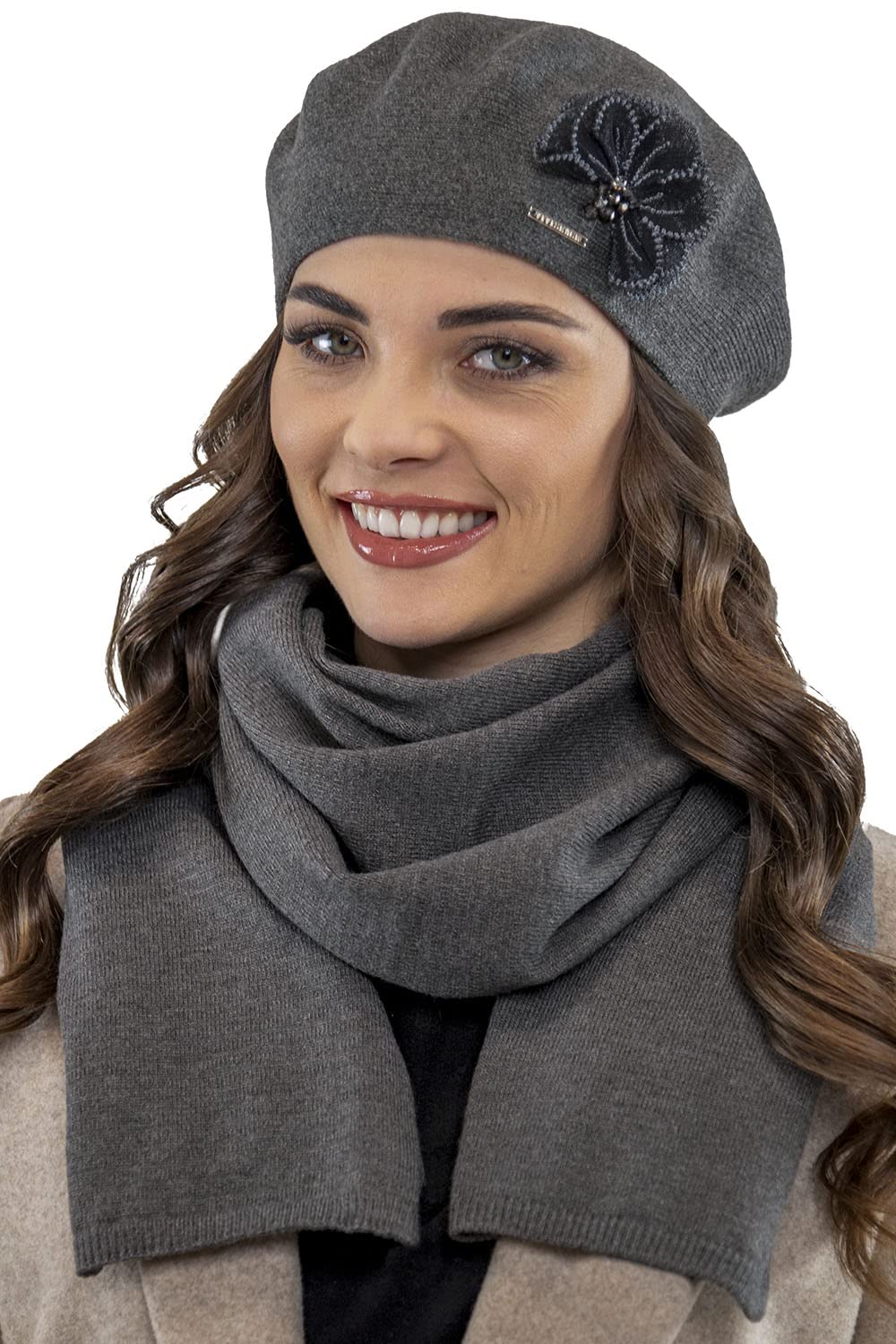 VIVISENCE Beret zimowa damska o klasycznym kroju, elegancka czapka z ciepłą przędzą z dodatkiem wełny, czapka zimowa dla kobiet, aplikacja kwiatowa, idealne dopasowanie, model 7036