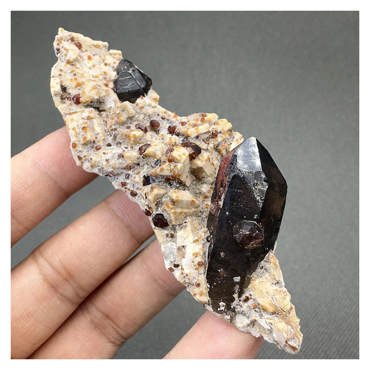 LQYXGS Crystal Stone Home Decor Natural Rare Growing On Crystal Mineral Specimens Quartz Crystals(51g 28 * 24 * 90mm)