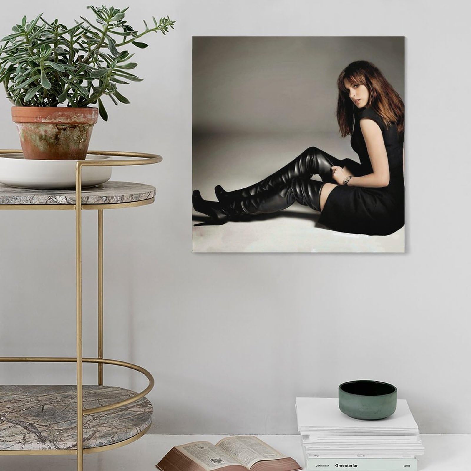 Amazon.co.jp: アン・ハサウェイ バットマン ダークナイトライジング