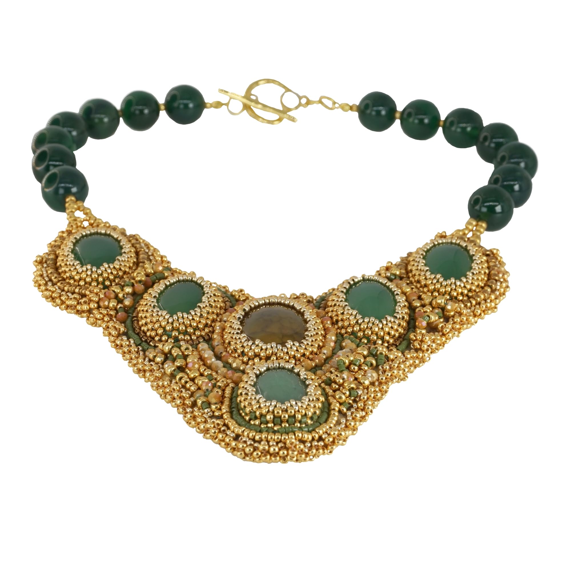 collana vistosa bigiotteria handmade con pettorina ricamata perline vetro oro e verdi e pietre dure verdi