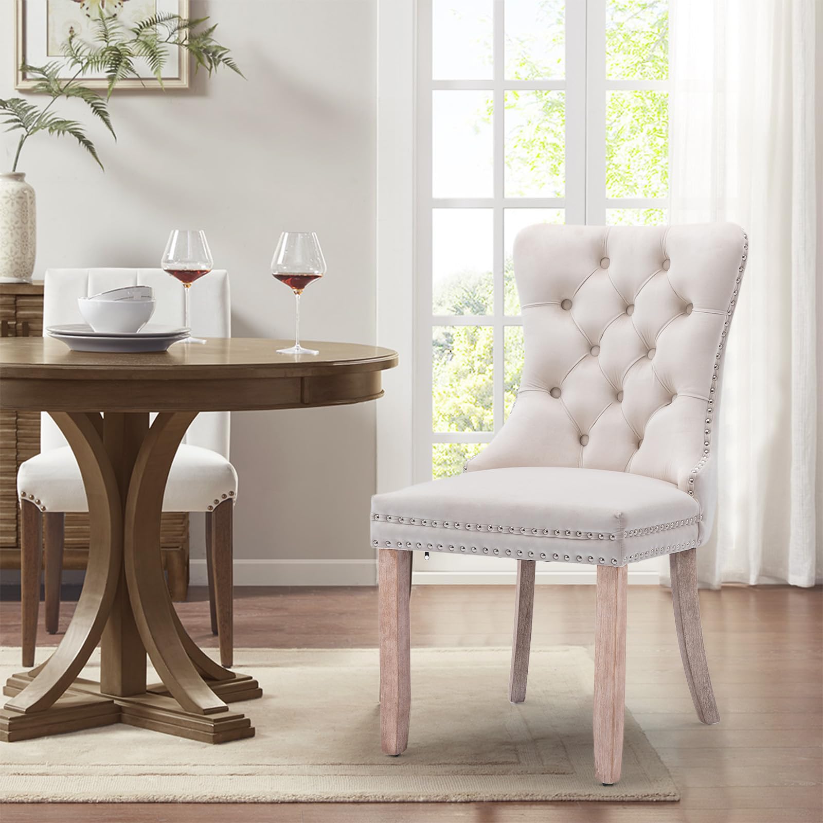 Sillas Comedor Terciopelo Beige, Patas Madera Natural, Juego 6 | Terciopelo tapizado Beige, patas madera natural. Comedor, cocina, sala. Tachuelas y anilla metálica. Sillas de comedor.