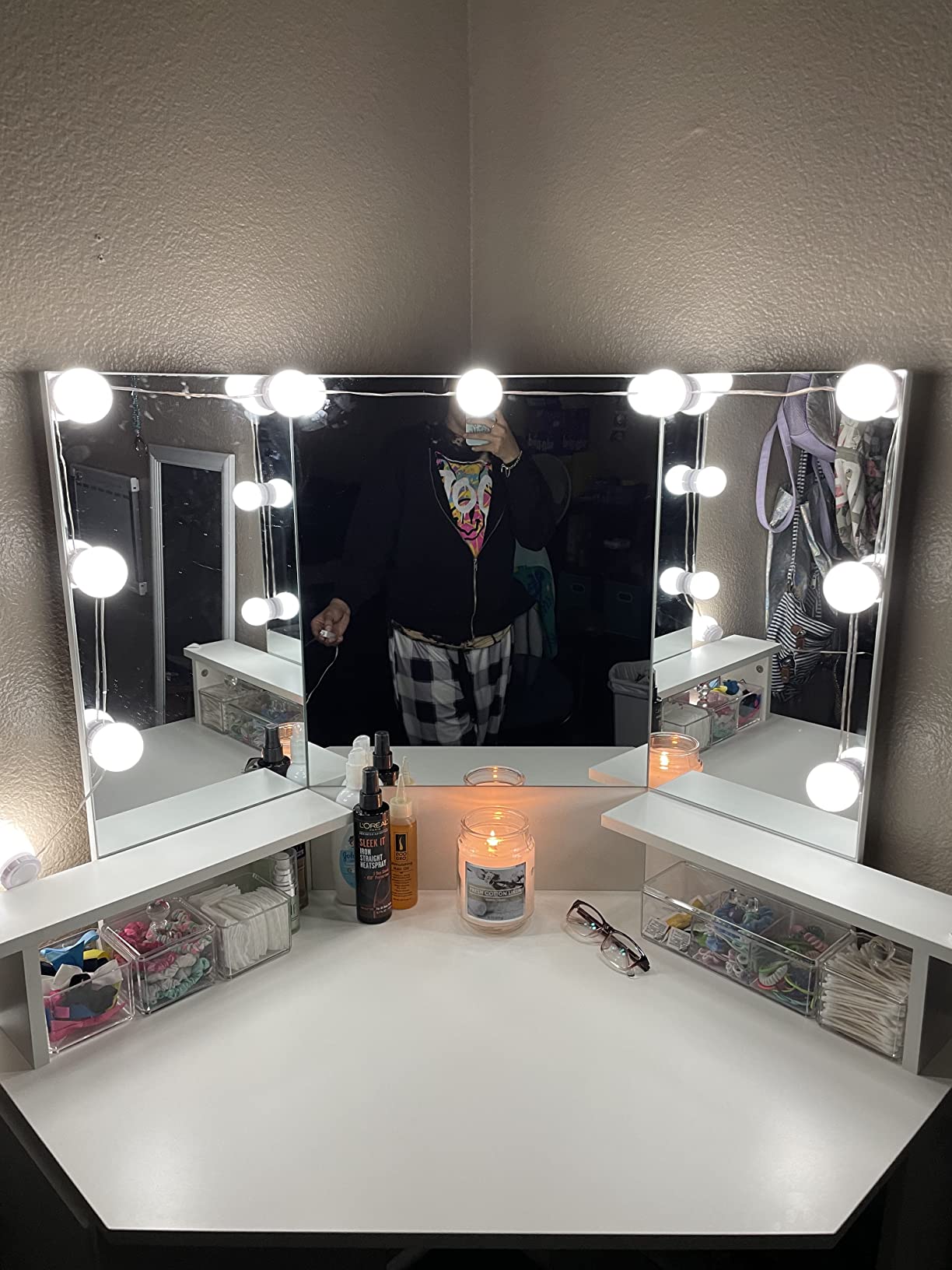 43/mo Finance Corner Vanity Desk with Lighted Mirror & Power Strip