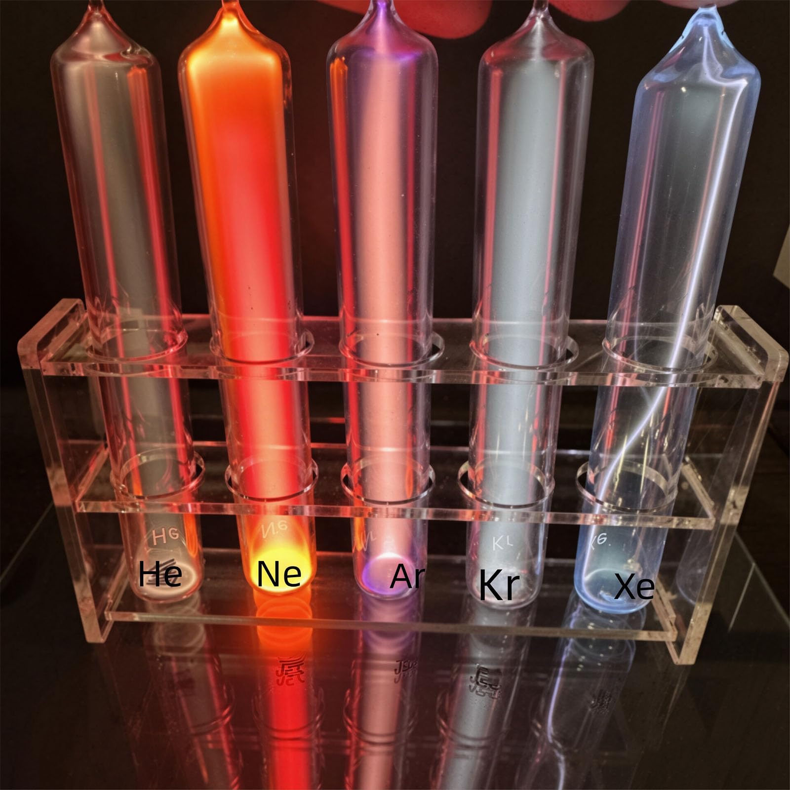 VILA SMO Noble Gas Glow Tubes Set, 5 Rare Gas Glass Tubes with Booth and Exciter, He/Ne/Ar/Kr/Xe/N2, 99.999% Purity for Collection, Display, Education and Decoration, Teaching Gift