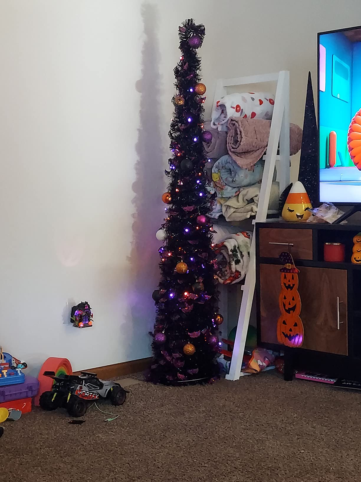 11/mo Finance 6 Ft 60 LED Tinsel Halloween Tree Decor with Orange