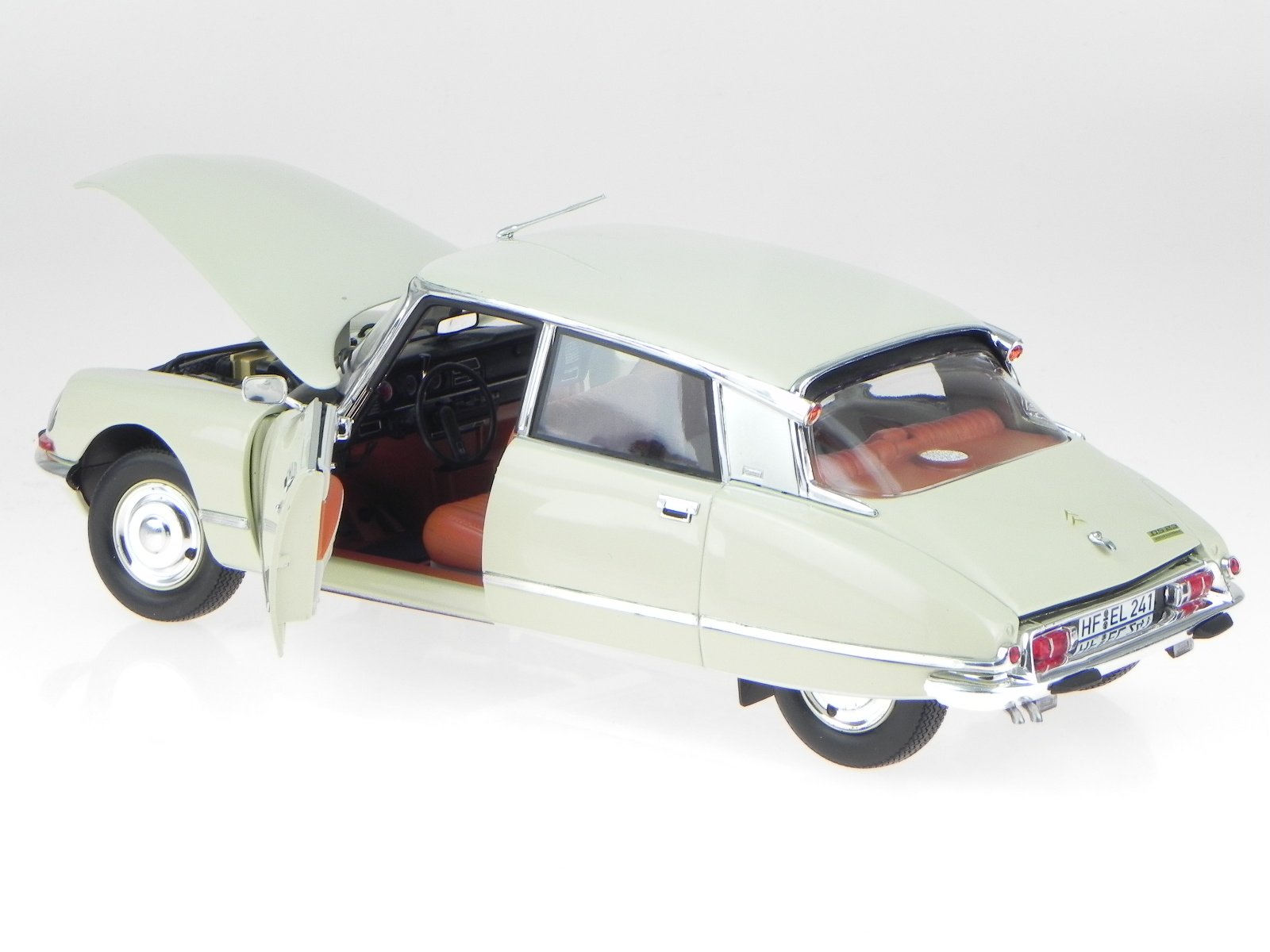 Amazon | ノレブ 1/18 シトロエン DS 23 Pallas 1973 elfenbein