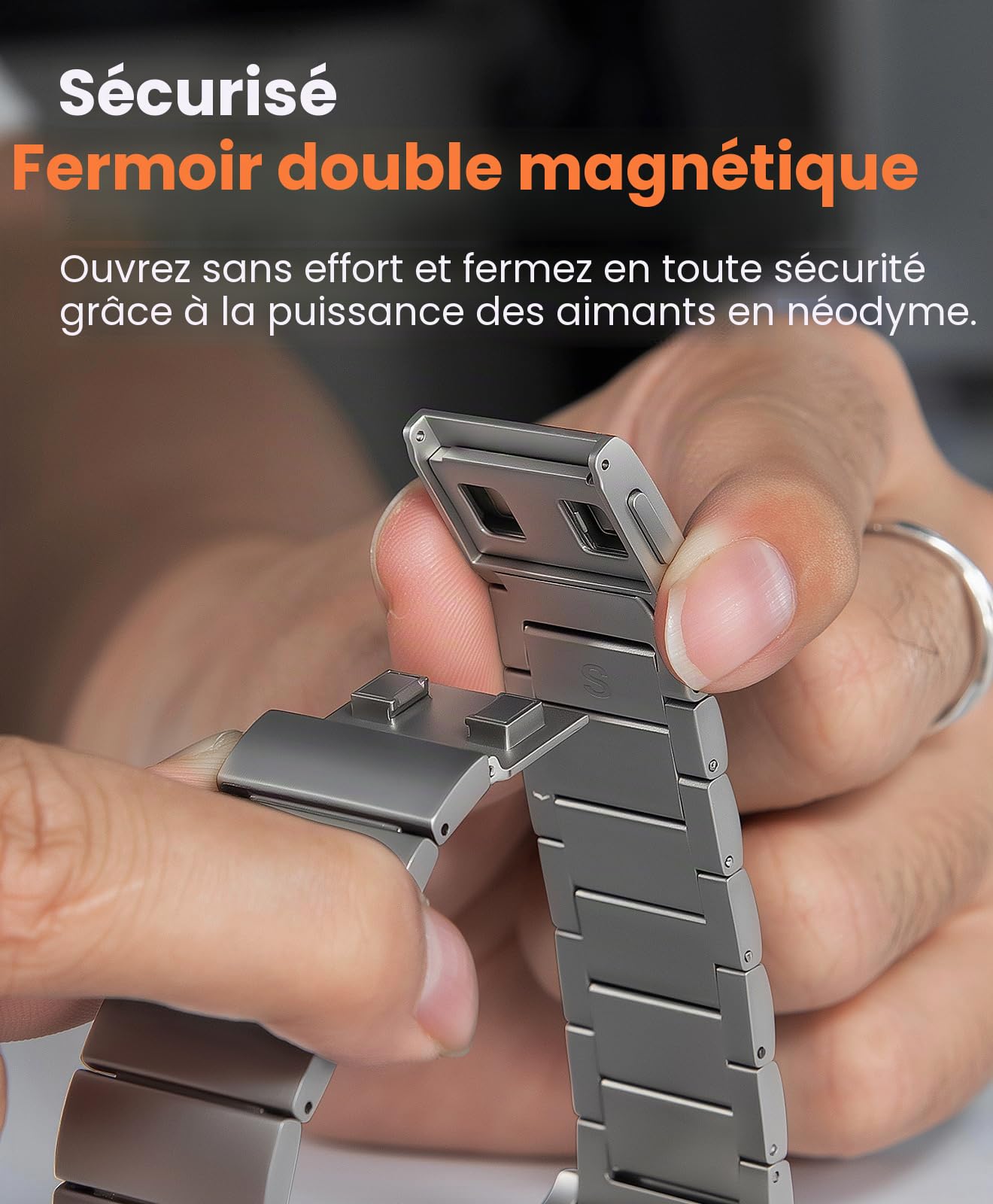 CRNS02 Bracelet en titane compatible avec Apple Watch Ultra 3/2/1 49 mm & Series 11/10 de 46 mm – 24 mm de largeur, fermoir magnétique réglable en titane